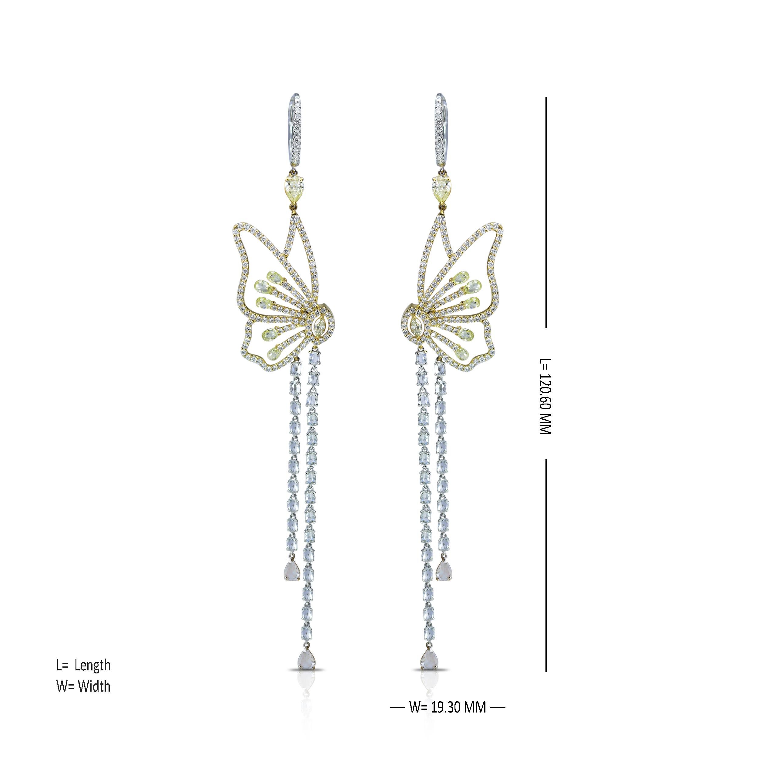 Studio Rêves Butterfly Dangling Earrings in 18 Karat Gold In New Condition For Sale In Mumbai, Maharashtra