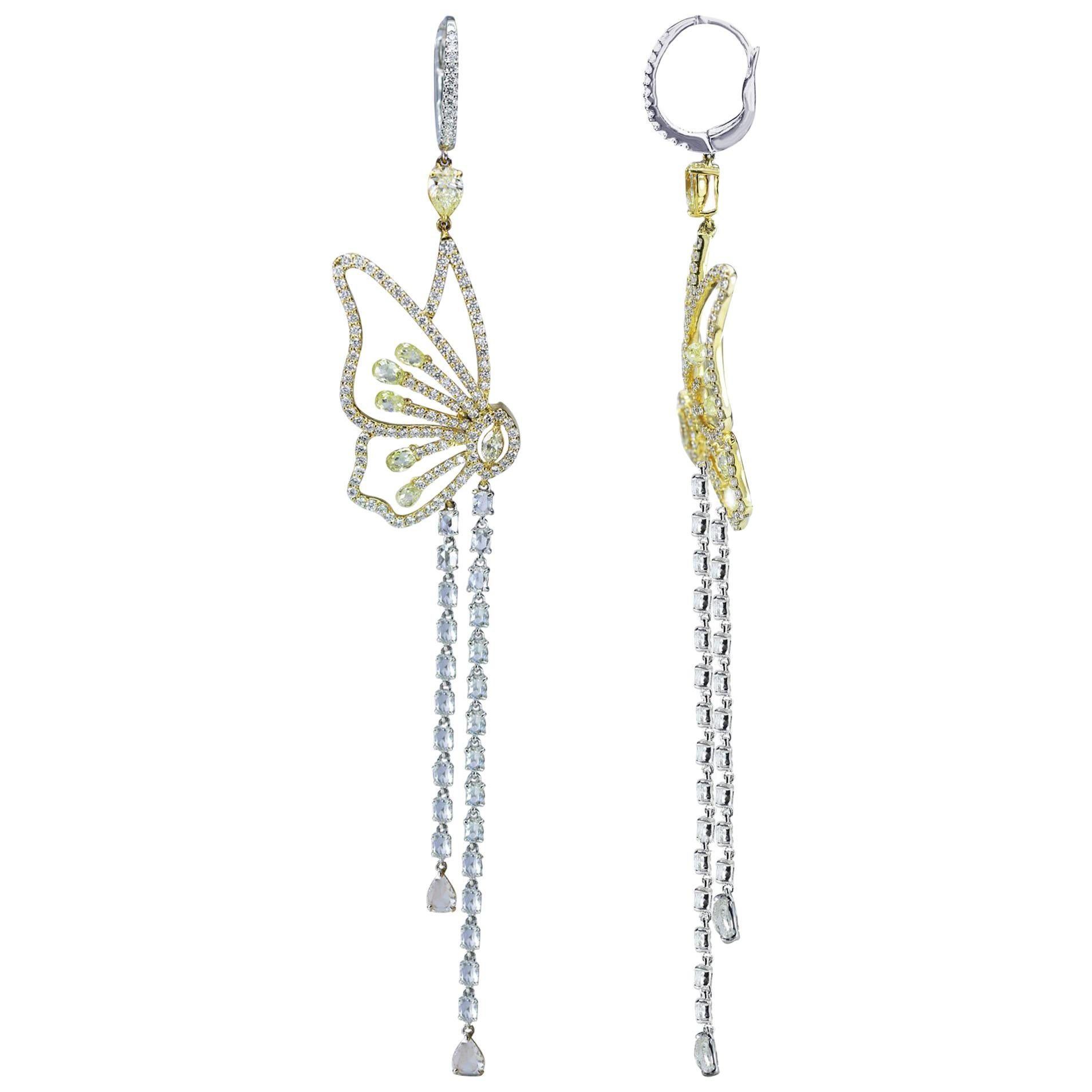 Studio Rêves Butterfly Dangling Earrings in 18 Karat Gold For Sale