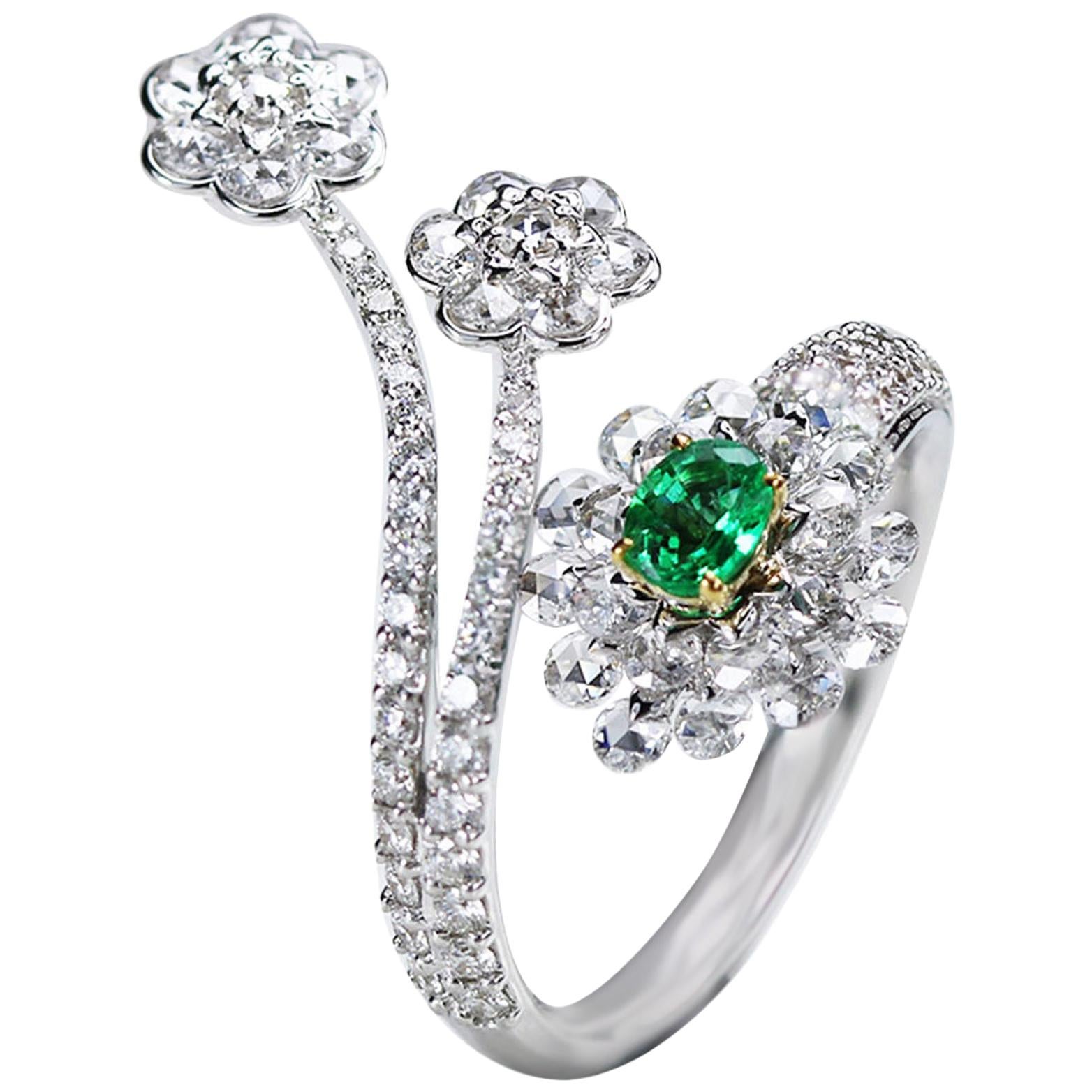 Studio Rêves Diamonds and Emerald Cluster Ring in 18 Karat Gold For Sale