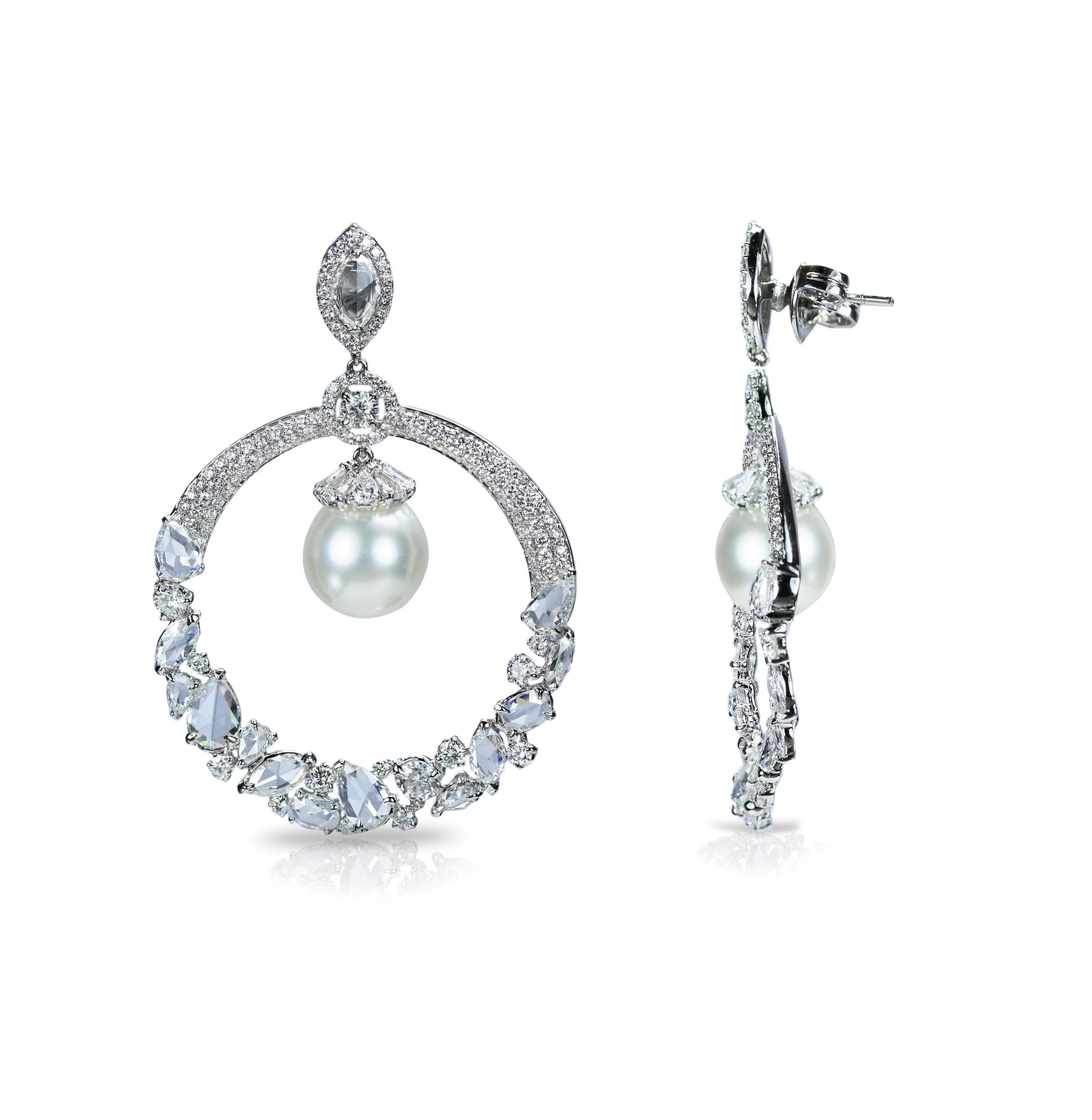 Contemporary Studio Rêves Diamonds and South Sea Pearls Dangling Earrings in 18 Karat Gold For Sale
