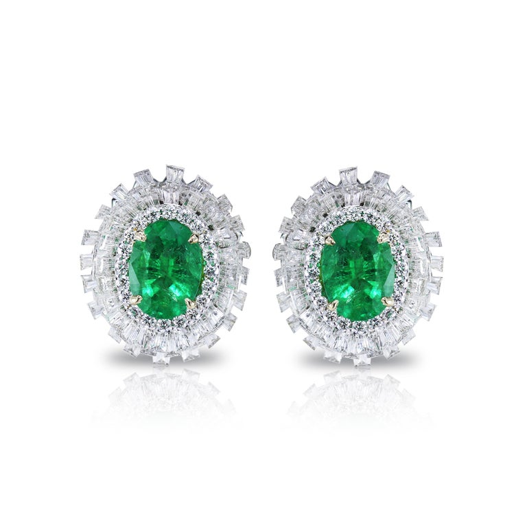 Studio Rêves Emerald and Baguette Diamonds Stud Earrings in 18 Karat ...