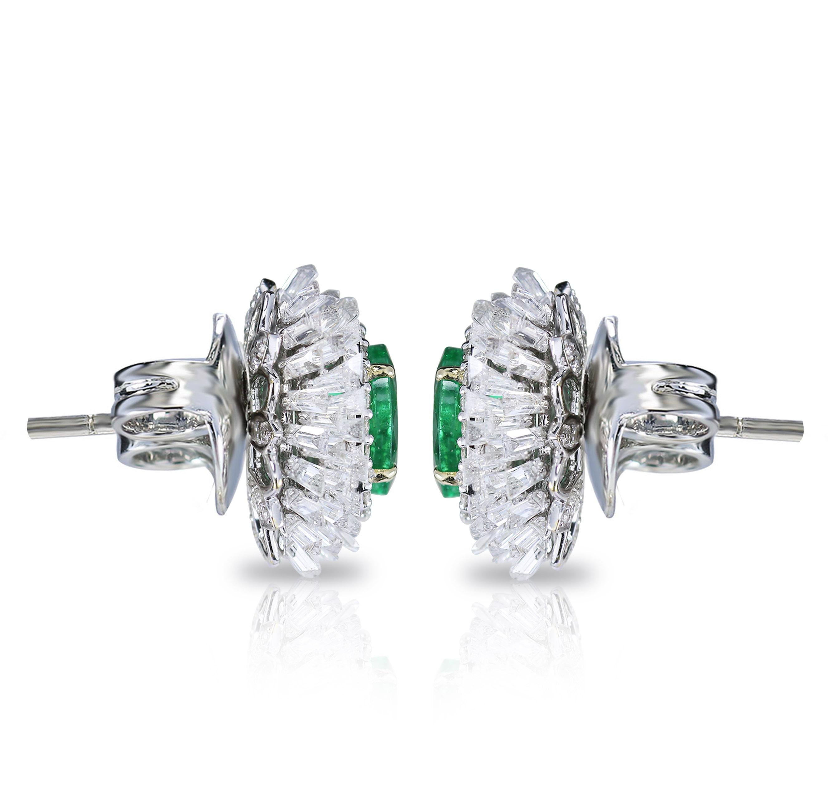 Modern Studio Rêves Emerald and Baguette Diamonds Stud Earrings in 18 Karat Gold
