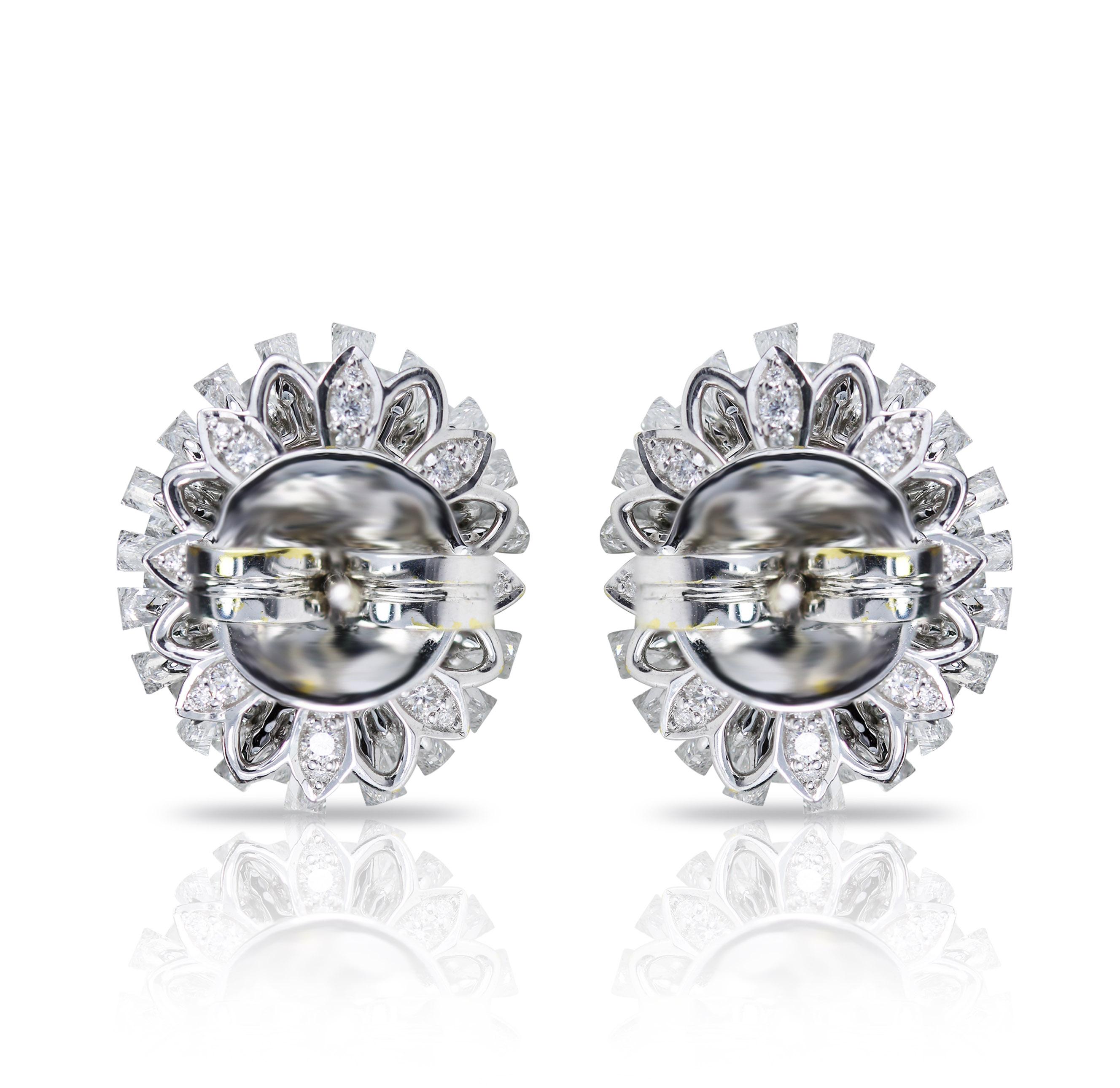 Baguette Cut Studio Rêves Emerald and Baguette Diamonds Stud Earrings in 18 Karat Gold