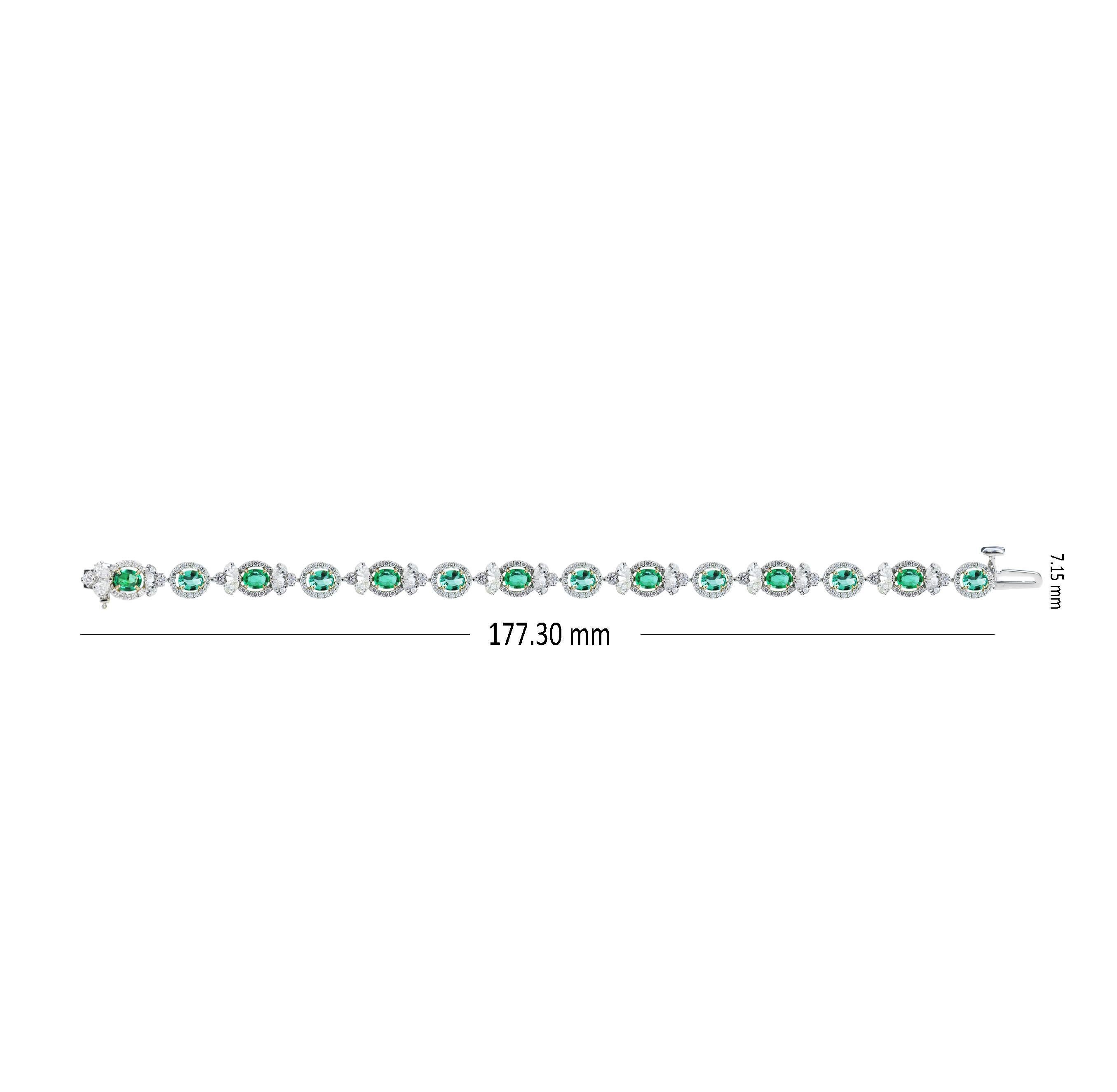 Studio Rêves Emerald and Diamond Tennis Bracelet in 18 Karat Gold In New Condition For Sale In Mumbai, Maharashtra