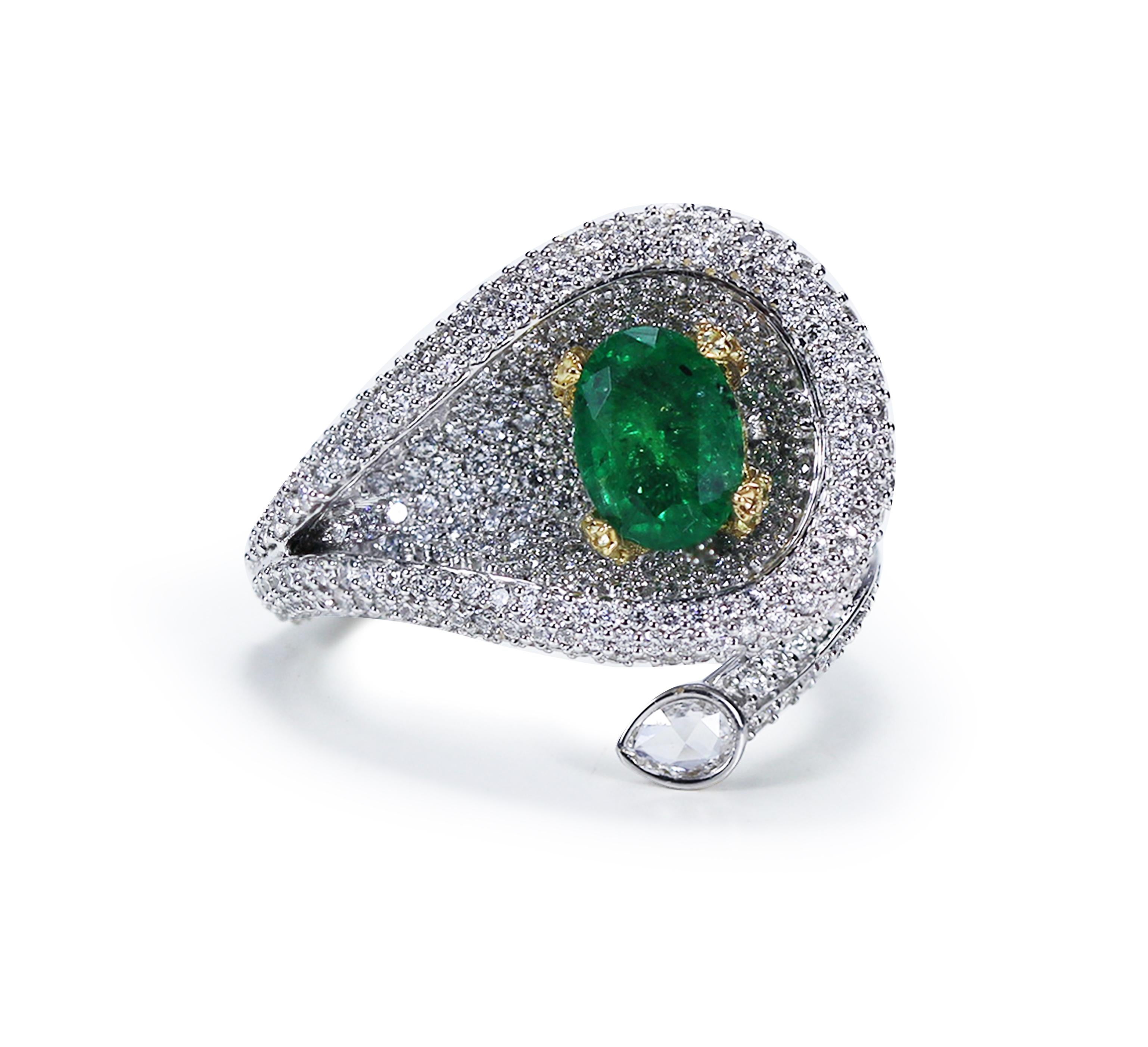 Contemporary Studio Rêves Emeralds and Diamonds Drop Cocktail Ring in 18 Karat Gold For Sale