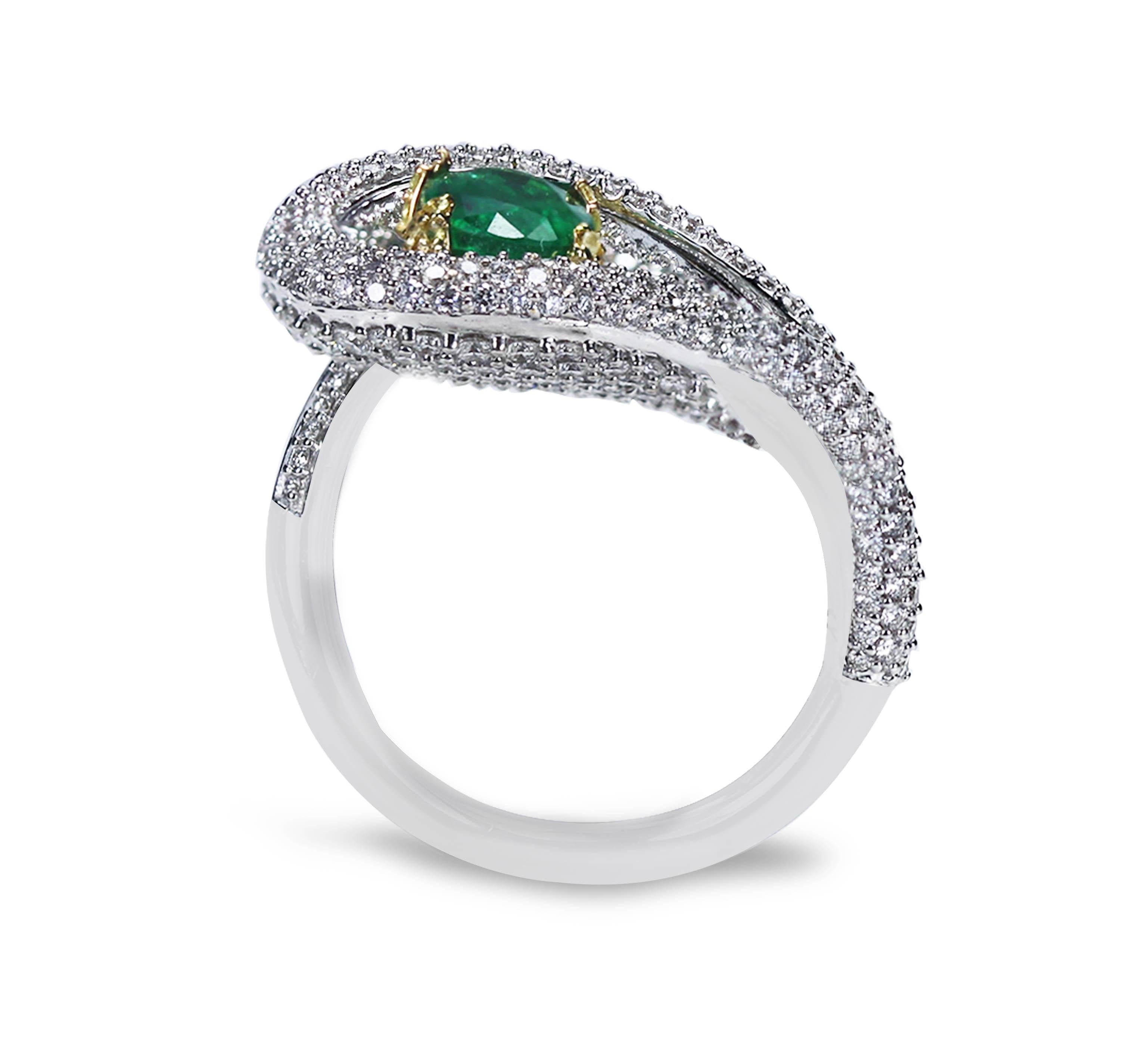 Studio Rêves Emeralds and Diamonds Drop Cocktail Ring in 18 Karat Gold In New Condition For Sale In Mumbai, Maharashtra