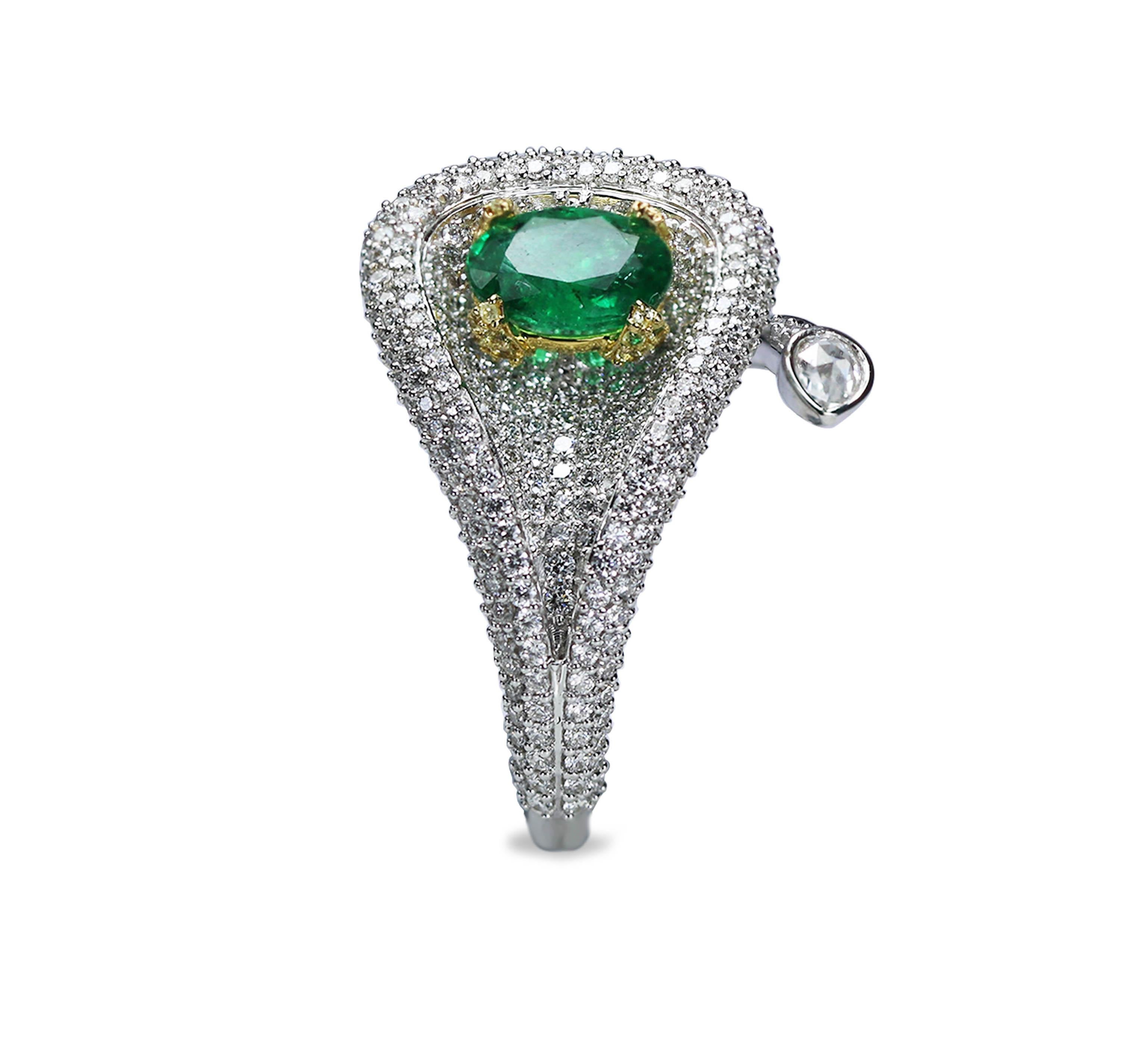 Studio Rêves Emeralds and Diamonds Drop Cocktail Ring in 18 Karat Gold For Sale 1