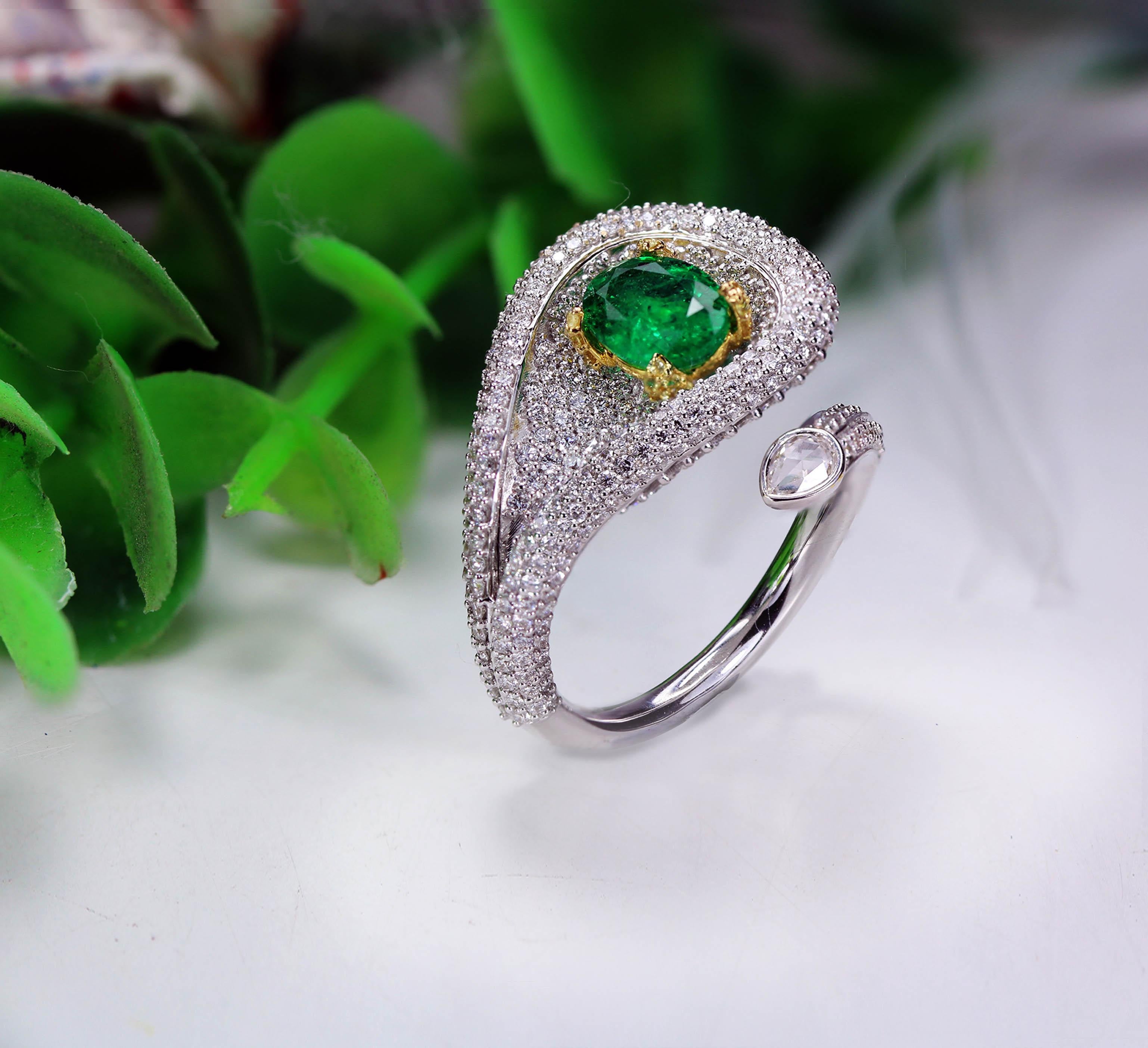 Studio Rêves Emeralds and Diamonds Drop Cocktail Ring in 18 Karat Gold For Sale 3