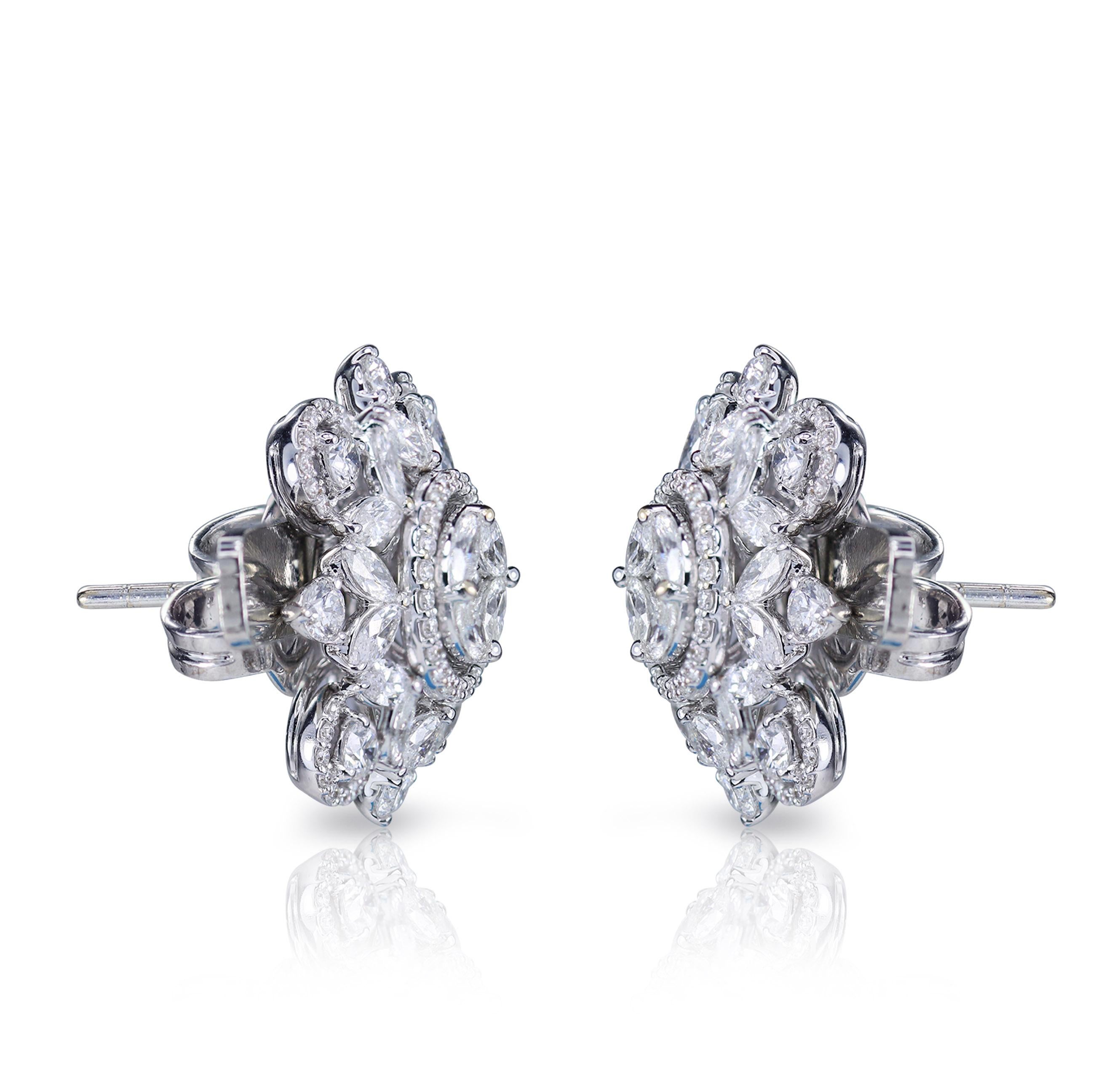 Contemporary Studio Rêves Marquise and Round Diamonds Stud Earrings in 18 Karat Gold For Sale