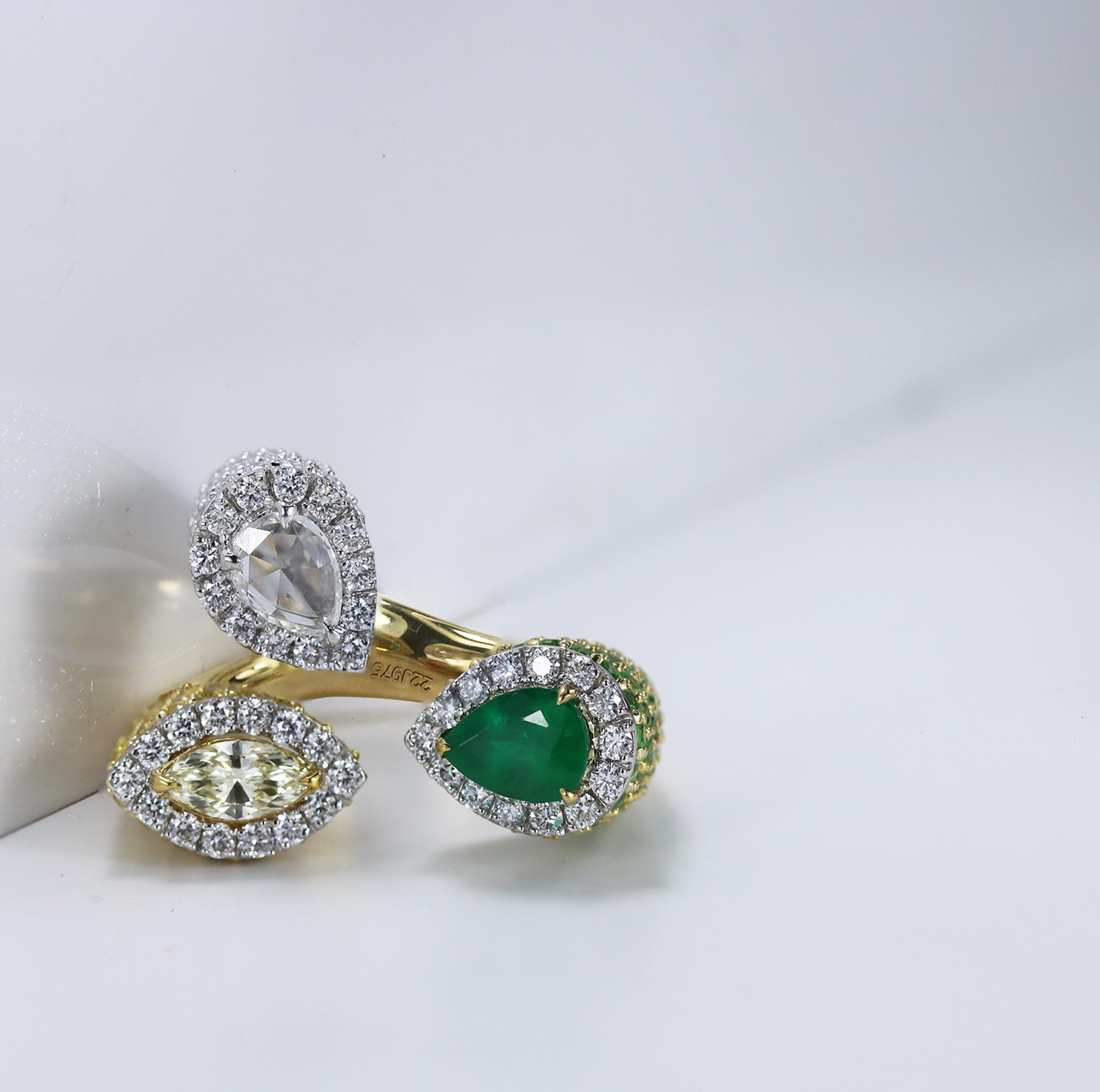 Studio Rêves Pear Emerald and Diamond Cocktail Ring in 18 Karat Gold For Sale 2