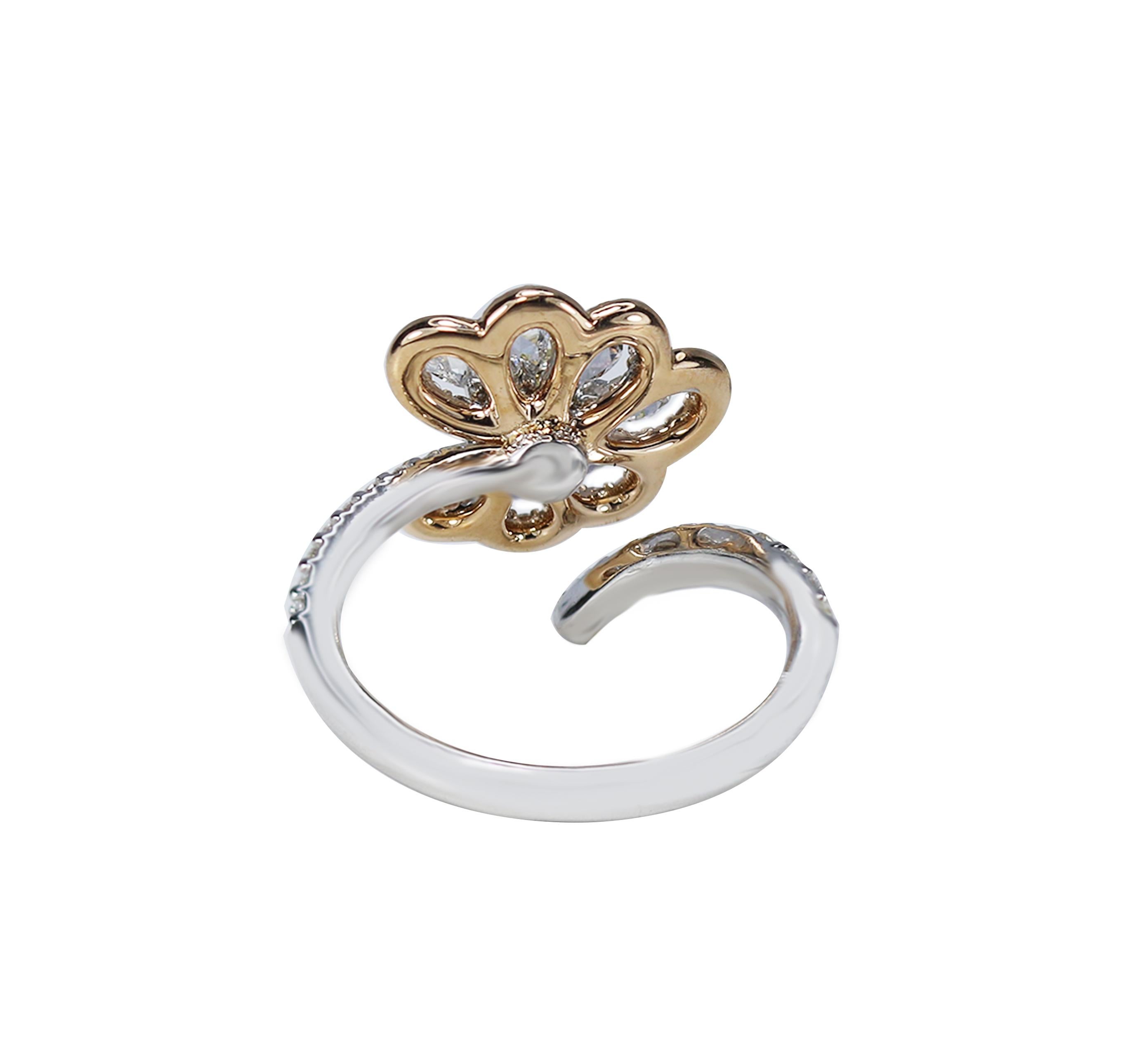 Studio Rêves Pear Rose Cut Diamonds Lotus Leaf Cocktail Ring in 18 Karat Gold im Zustand „Neu“ im Angebot in Mumbai, Maharashtra