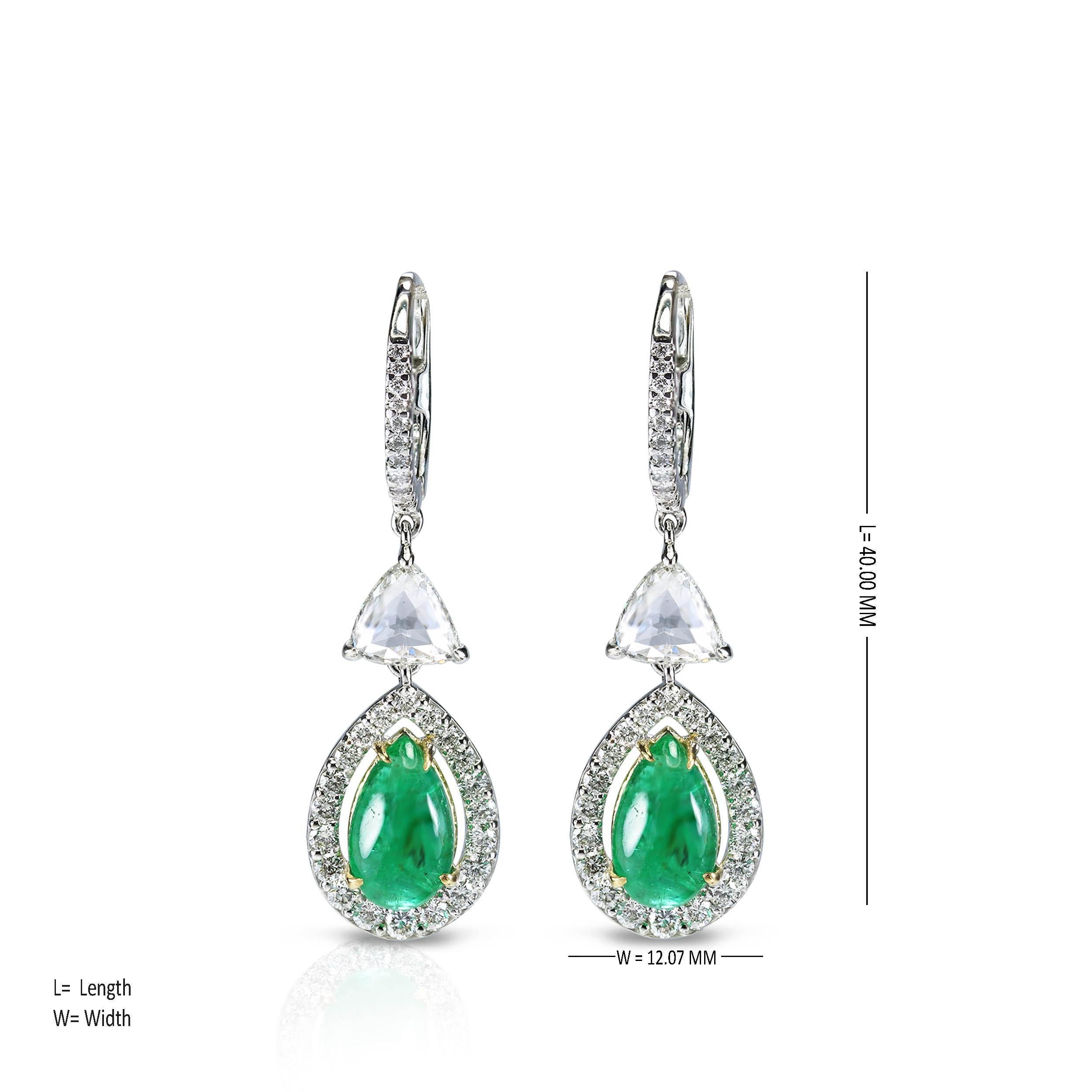 Studio Rêves Trillion Rose Cut and Emerald Dangling Earrings in 18 Karat Gold In New Condition For Sale In Mumbai, Maharashtra