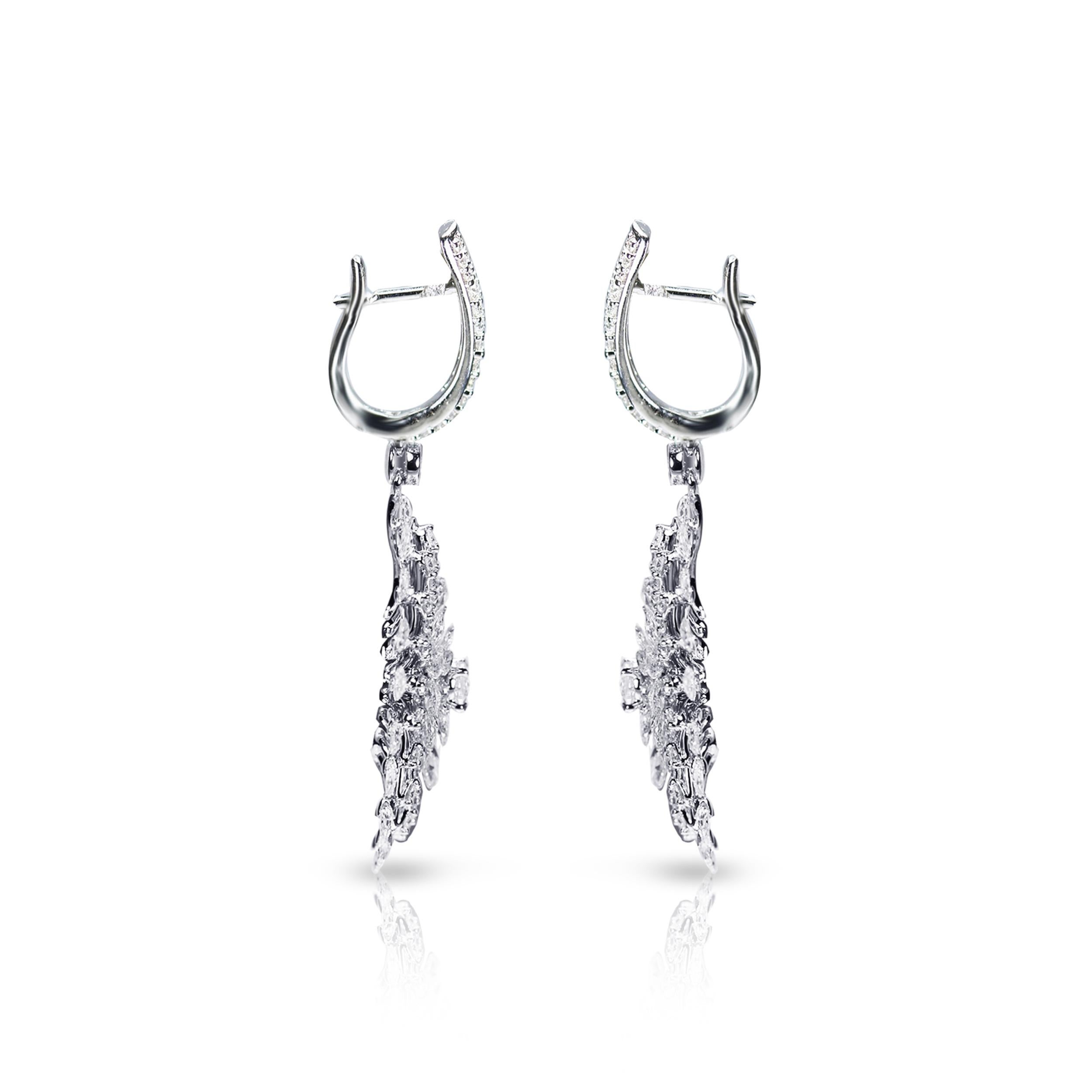 Modern Studio Rêves 18 Karat White Gold and Diamonds Sun Dangling Earrings For Sale