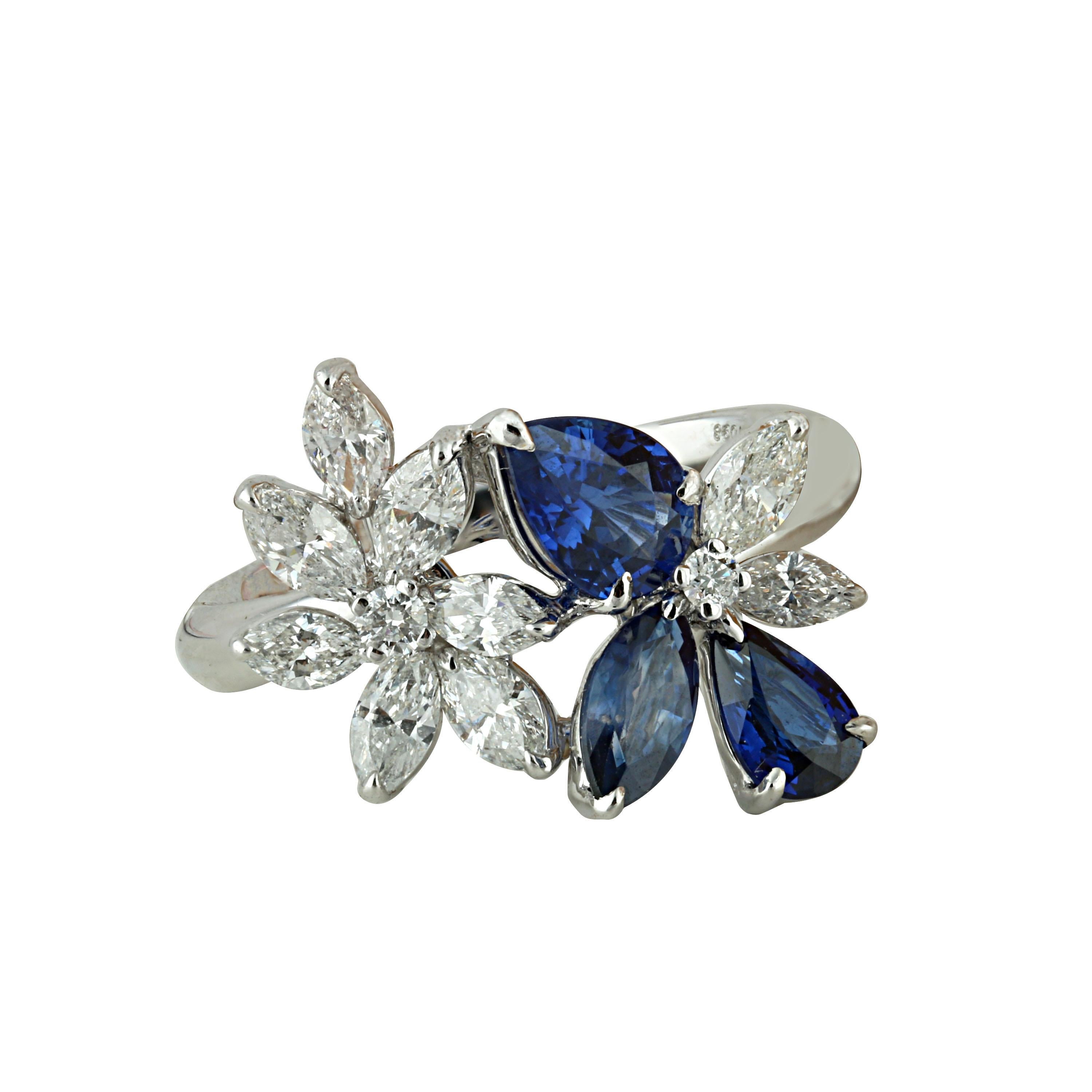 Women's Studio Rêves 18 Karat White Gold Diamonds and Blue Sapphire Butterfly Ring For Sale
