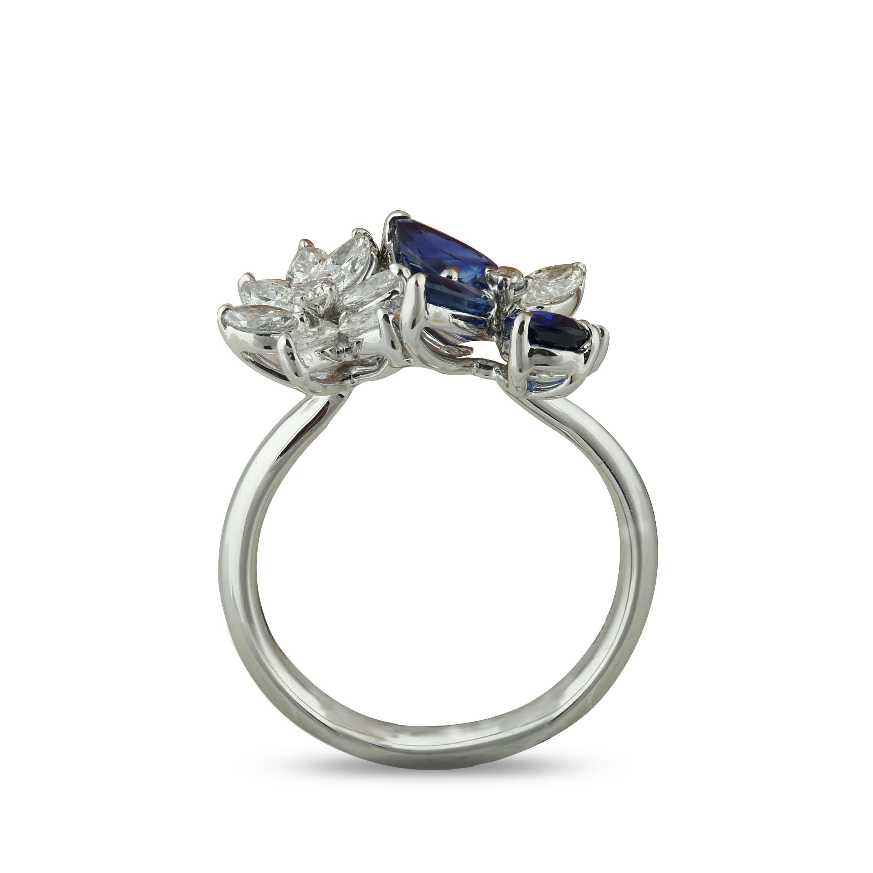 Studio Rêves 18 Karat White Gold Diamonds and Blue Sapphire Butterfly Ring For Sale 2