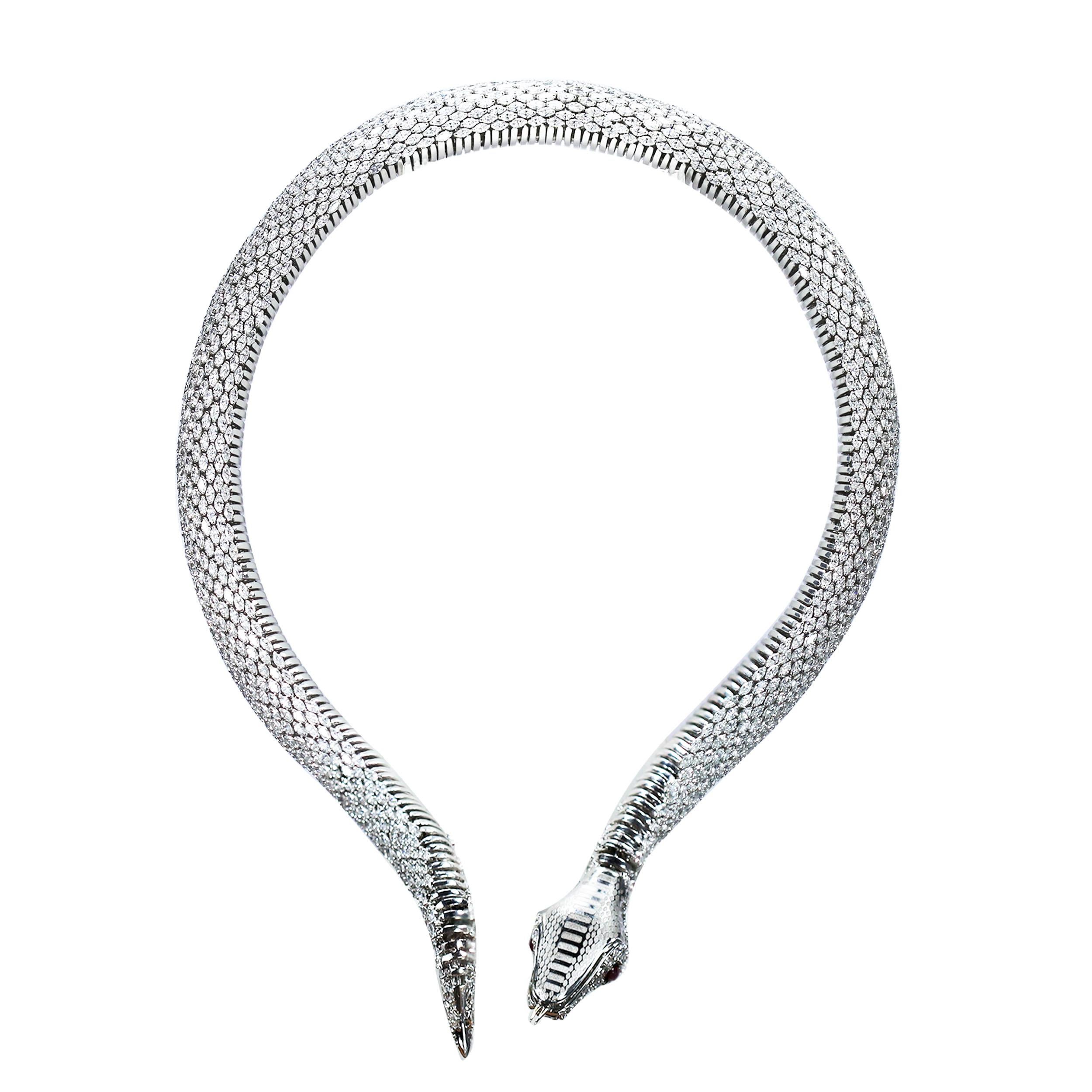 Studio Rêves 18 Karat White Gold Marquise Snake Spring Necklace In New Condition For Sale In Mumbai, Maharashtra