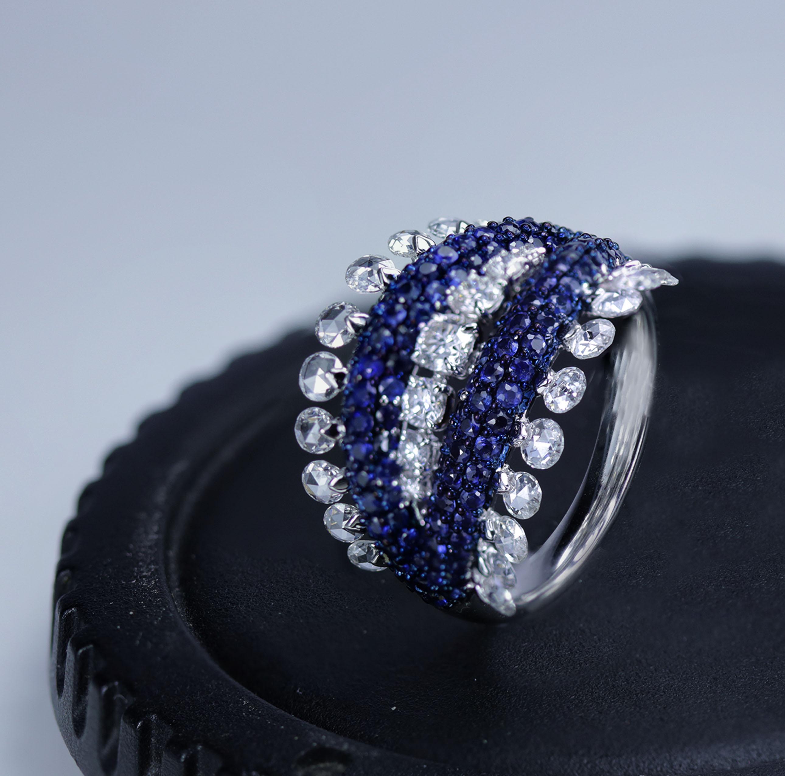 Studio Rêves Rose Cut Diamonds and Blue Sapphire Dome Ring in 18 Karat Gold For Sale 3