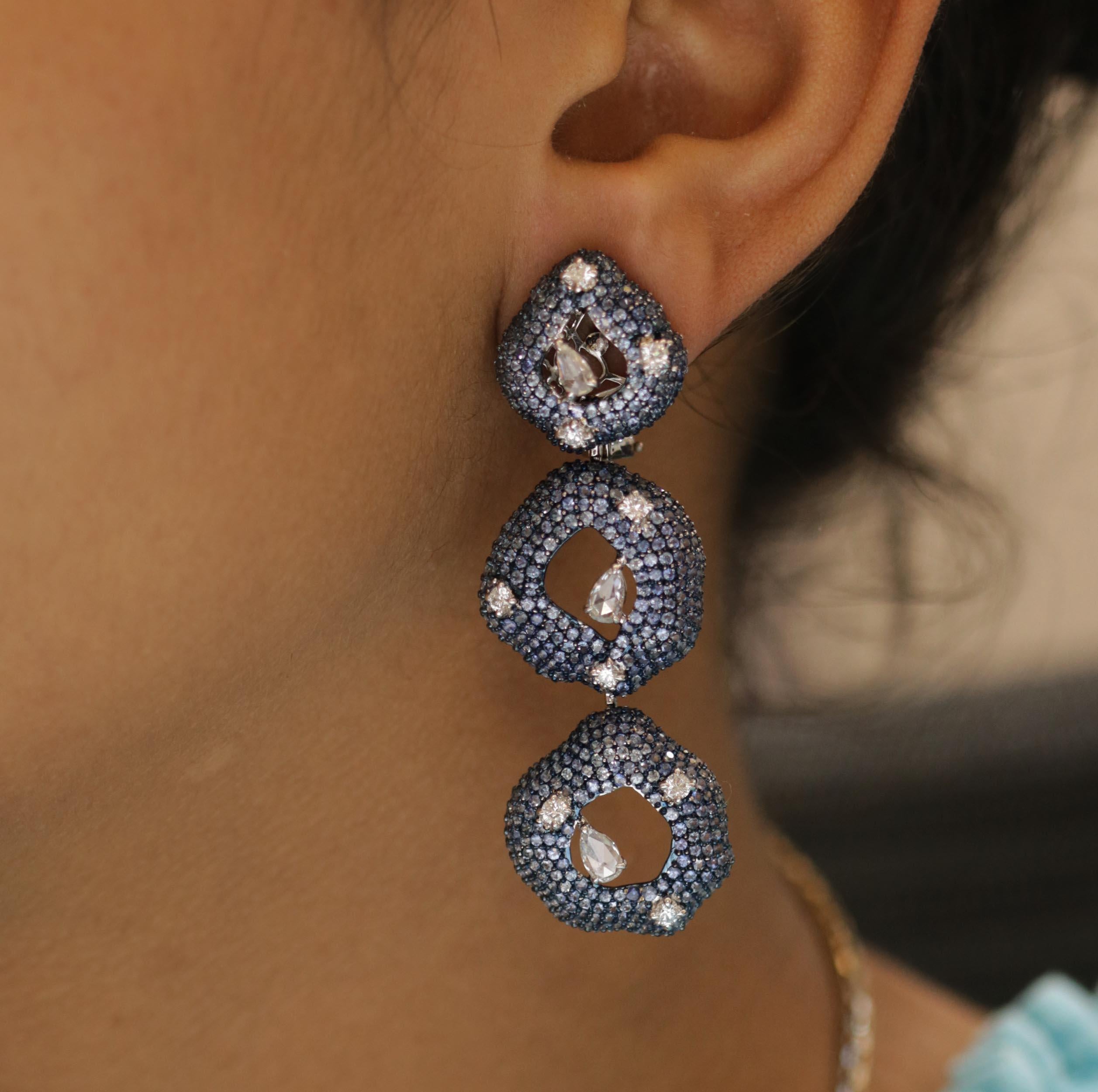 Studio Rêves Diamonds and Blue Sapphire Circular Dangling Earrings in 18K Gold For Sale 1