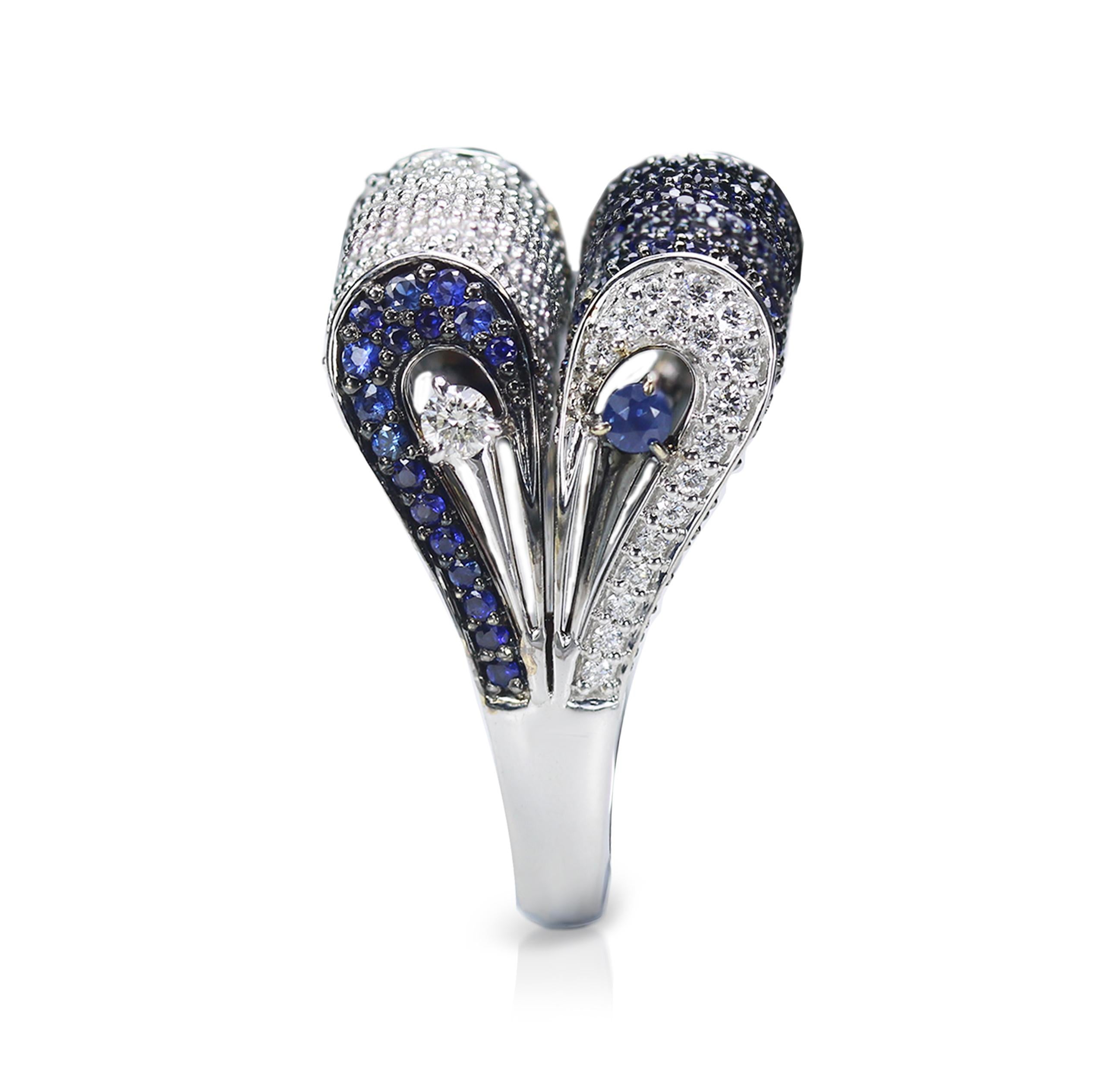 Contemporary Studio Rêves Blue Sapphire and Diamond Dome Ring in 18 Karat White Gold For Sale