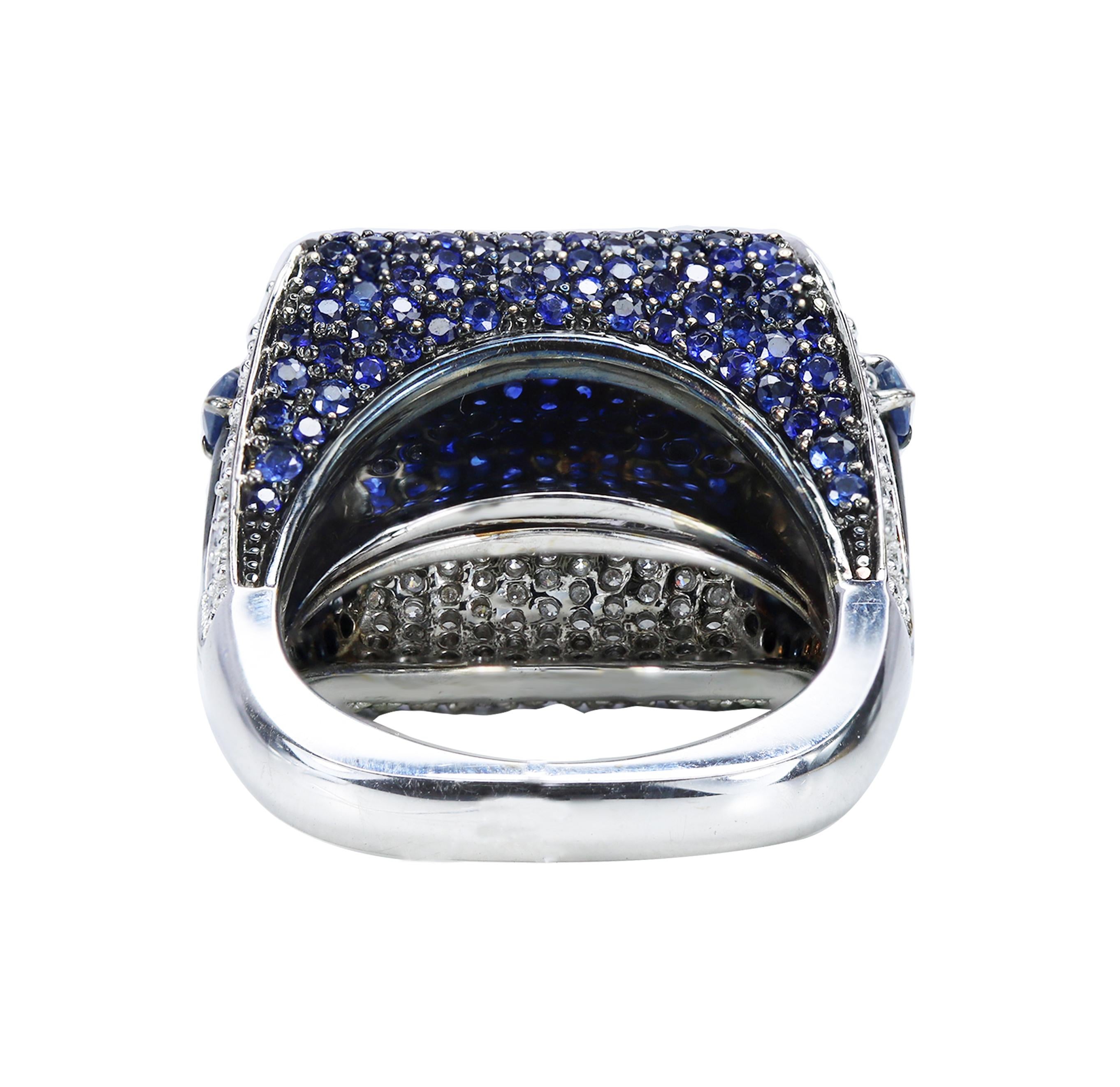 Studio Rêves Blue Sapphire and Diamond Dome Ring in 18 Karat White Gold In New Condition For Sale In Mumbai, Maharashtra