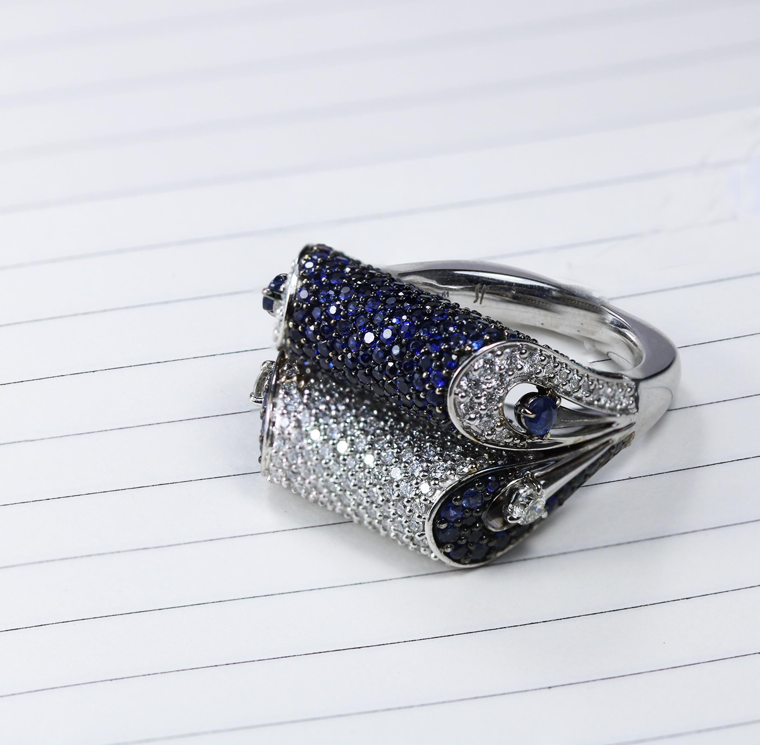 Studio Rêves Blue Sapphire and Diamond Dome Ring in 18 Karat White Gold For Sale 2