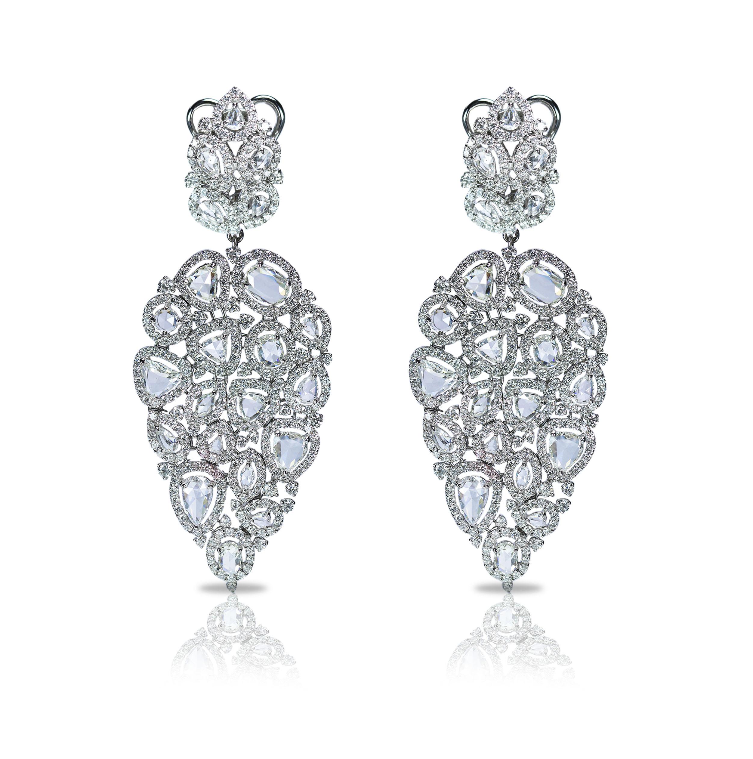 Modern Studio Rêves 18K White Gold Brilliant cut and Rose cut Diamond Dangling Earrings For Sale