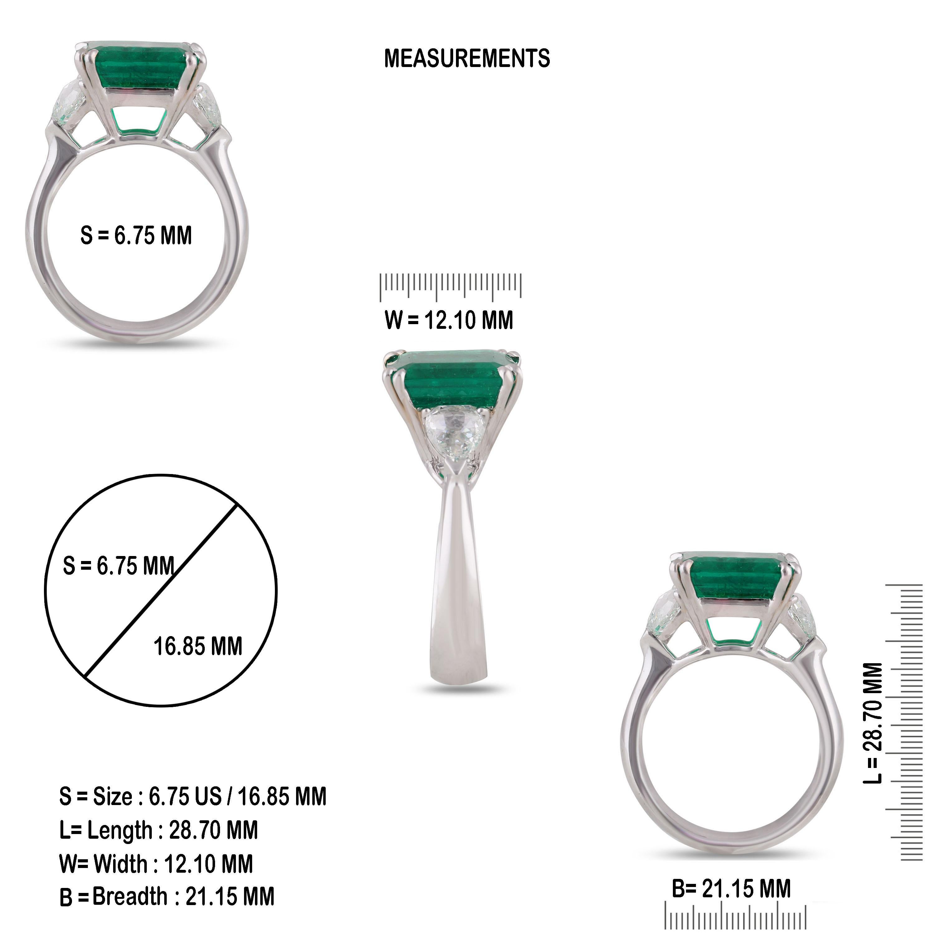 Studio Rêves 5.51 Carat Emerald and Trillion Rose Cut Diamond Ring In New Condition For Sale In Mumbai, Maharashtra