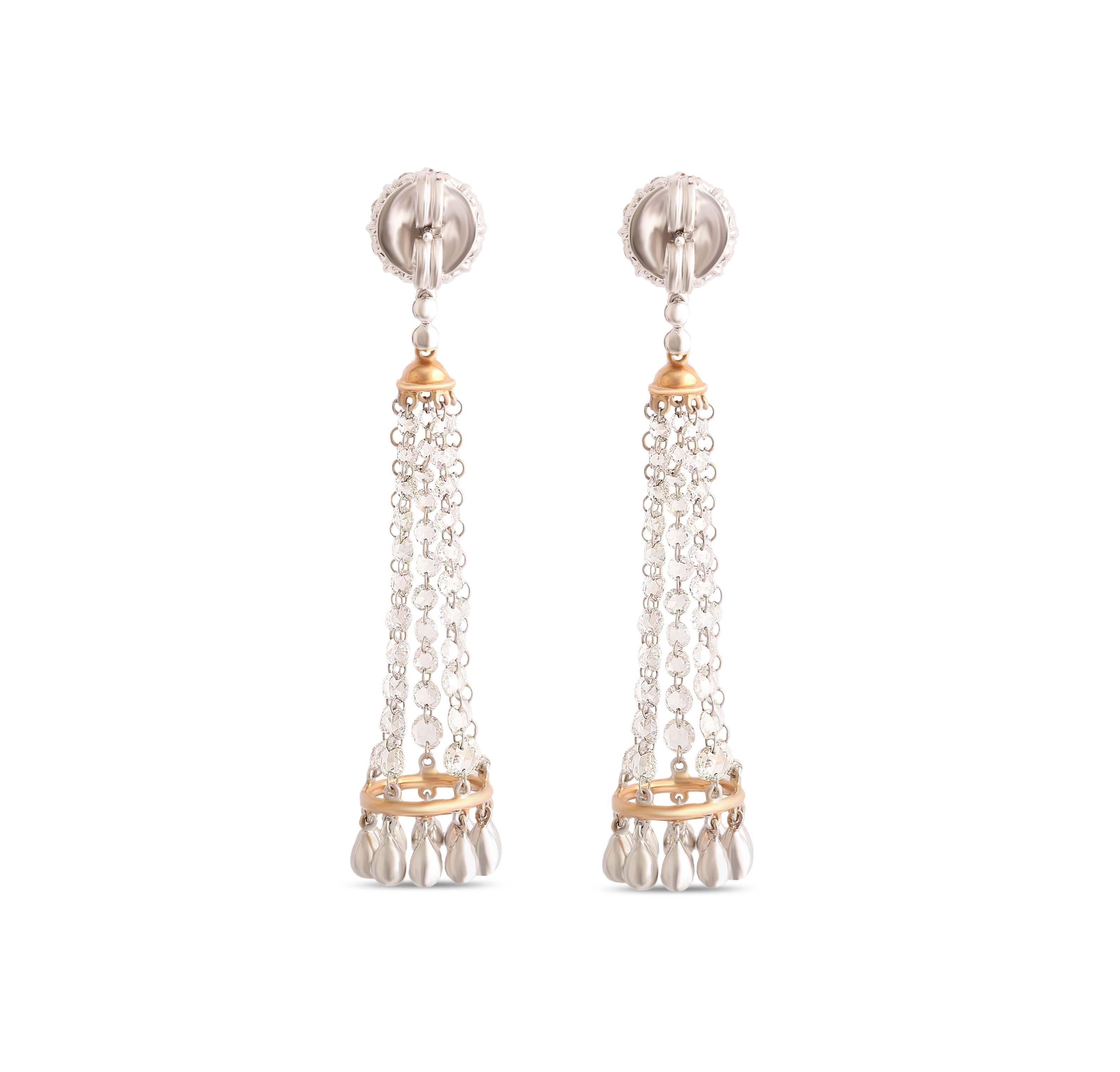 Studio Rêves Orecchini Chandelier con Borchie di Diamanti da 5,90 Carati in Oro 18K in vendita 1