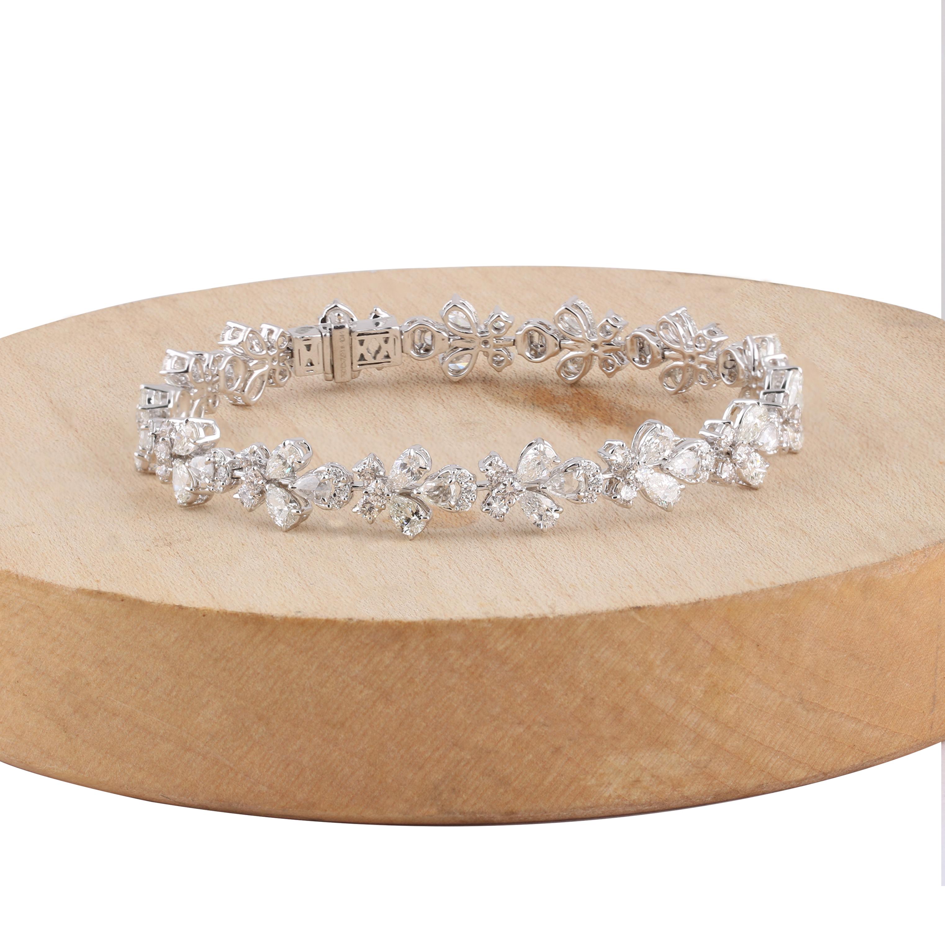 Studio Rêves 7.91 Carat Butterfly Diamond Tennis Bracelet in 18 Karat Gold In New Condition In Mumbai, Maharashtra