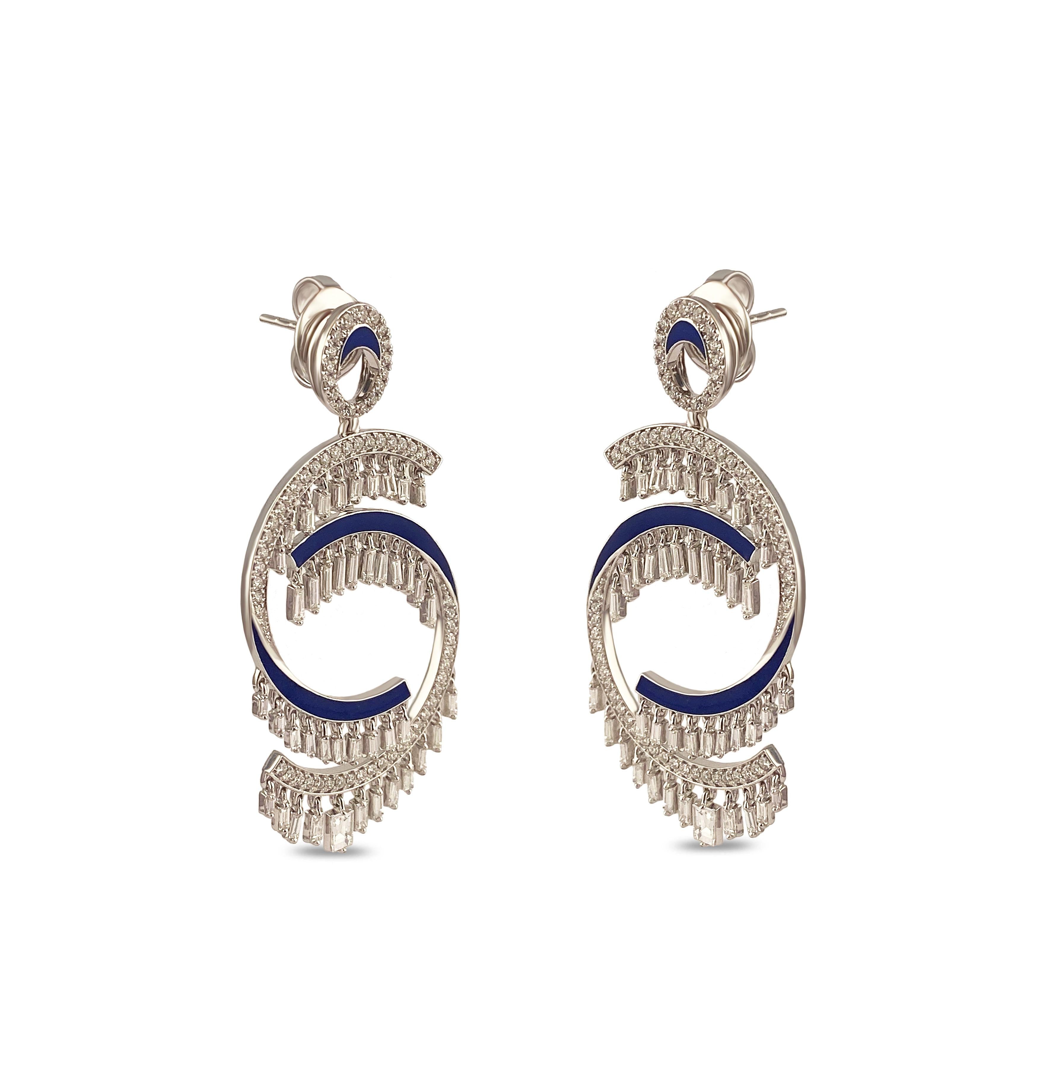 Studio Rêves Boucles d'oreilles pendantes cloutées en or 18 carats et diamants baguettes en vente 1