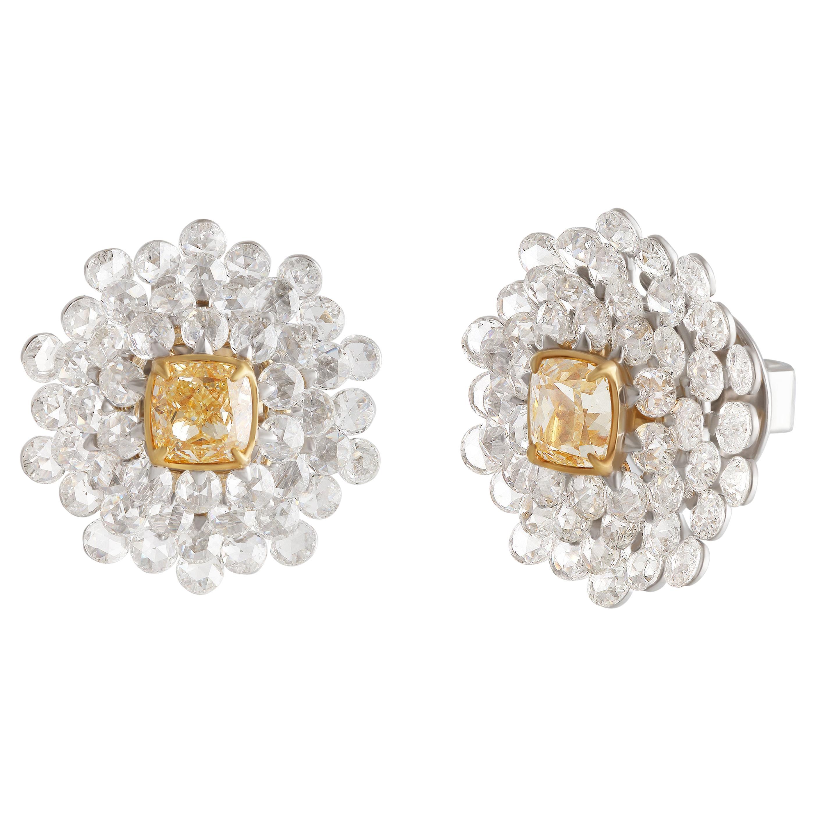 Studio Rêves, orecchini con diamanti "Blooming Radiance" in oro bianco 18 carati in vendita