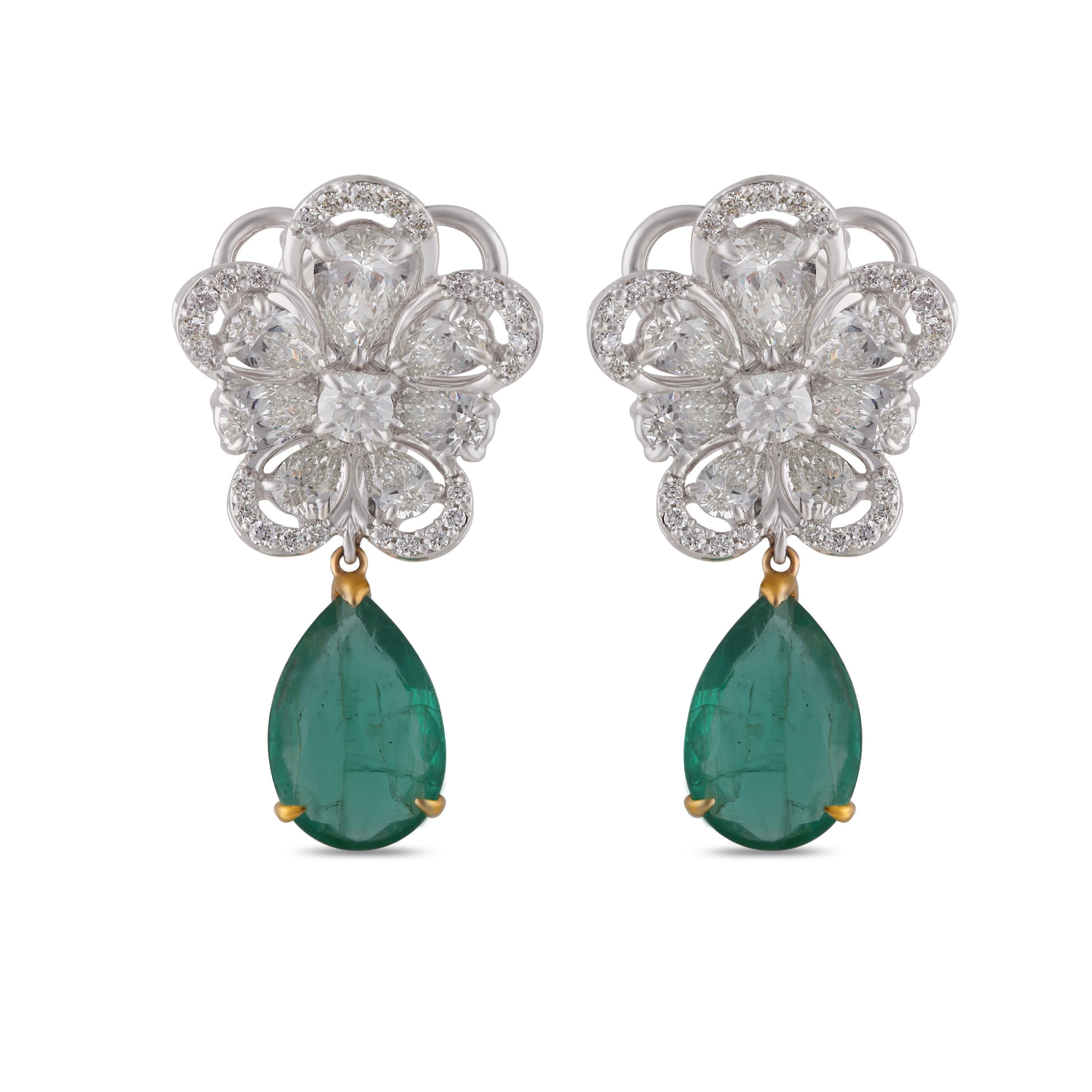 Pear Cut Studio Rêves Blossom Diamond and Emerald Drop Earrings in 18 Karat White Gold For Sale