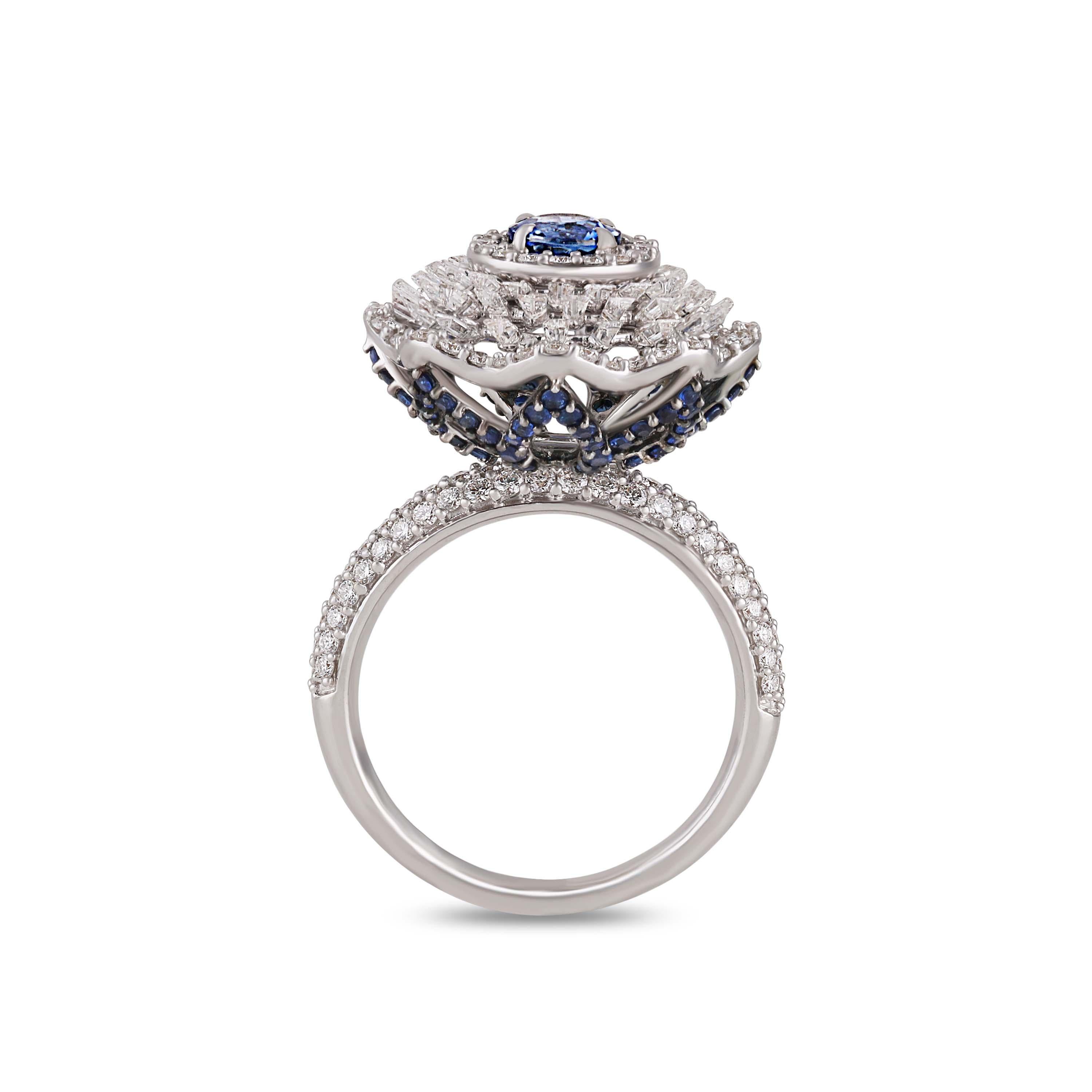 Women's Studio Rêves Blue Sapphire and Diamond Ring in 18 Karat Gold For Sale