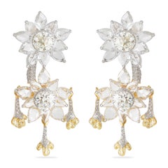 Studio Rêves Celestial Bloom Orecchini a lampadario con diamanti in oro 18 carati