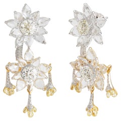 Studio Rêves Celestial Bloom Orecchini a lampadario con diamanti in oro 18 carati