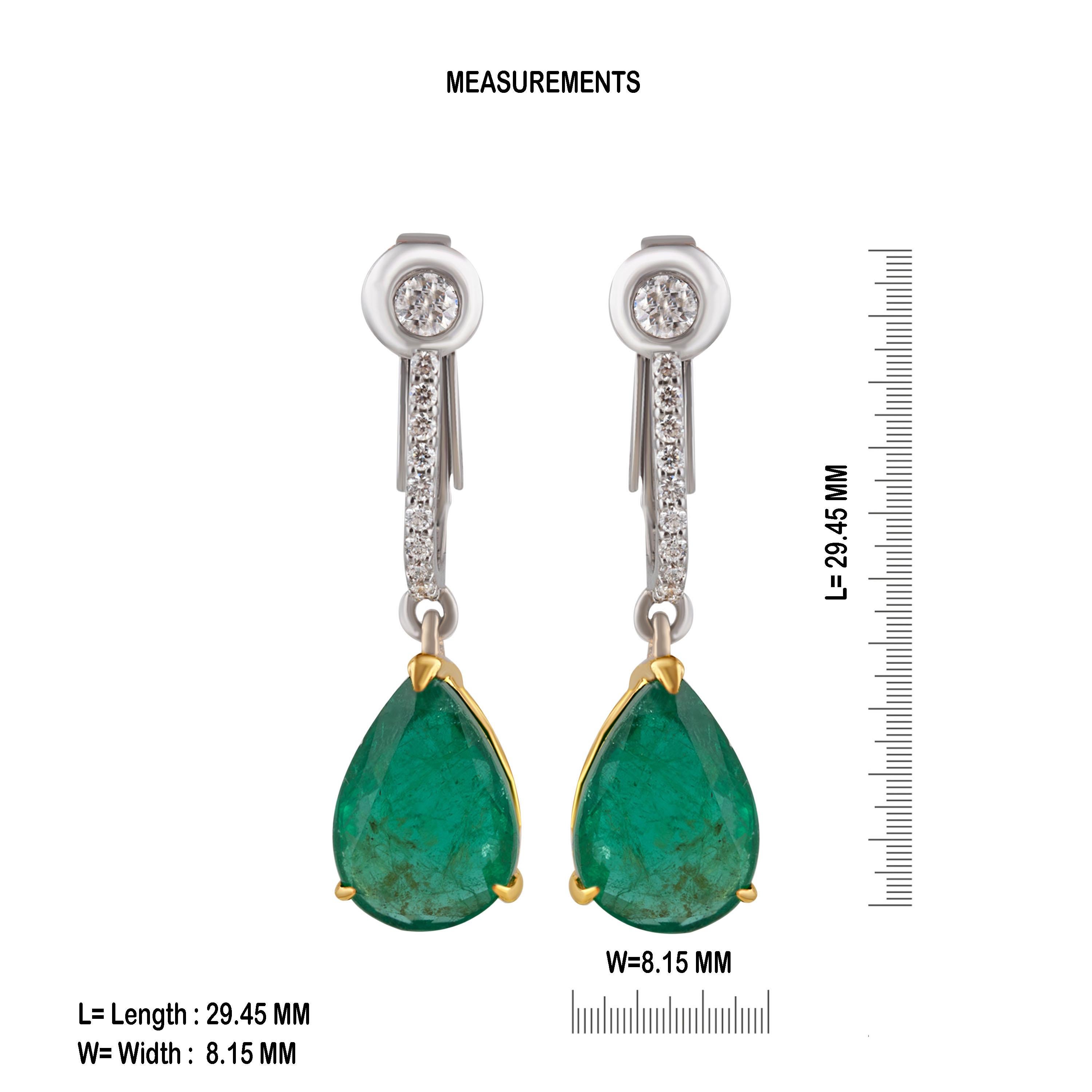 Studio Rêves Clip-On Emerald Drop Dangling Earrings with Diamonds In New Condition For Sale In Mumbai, Maharashtra