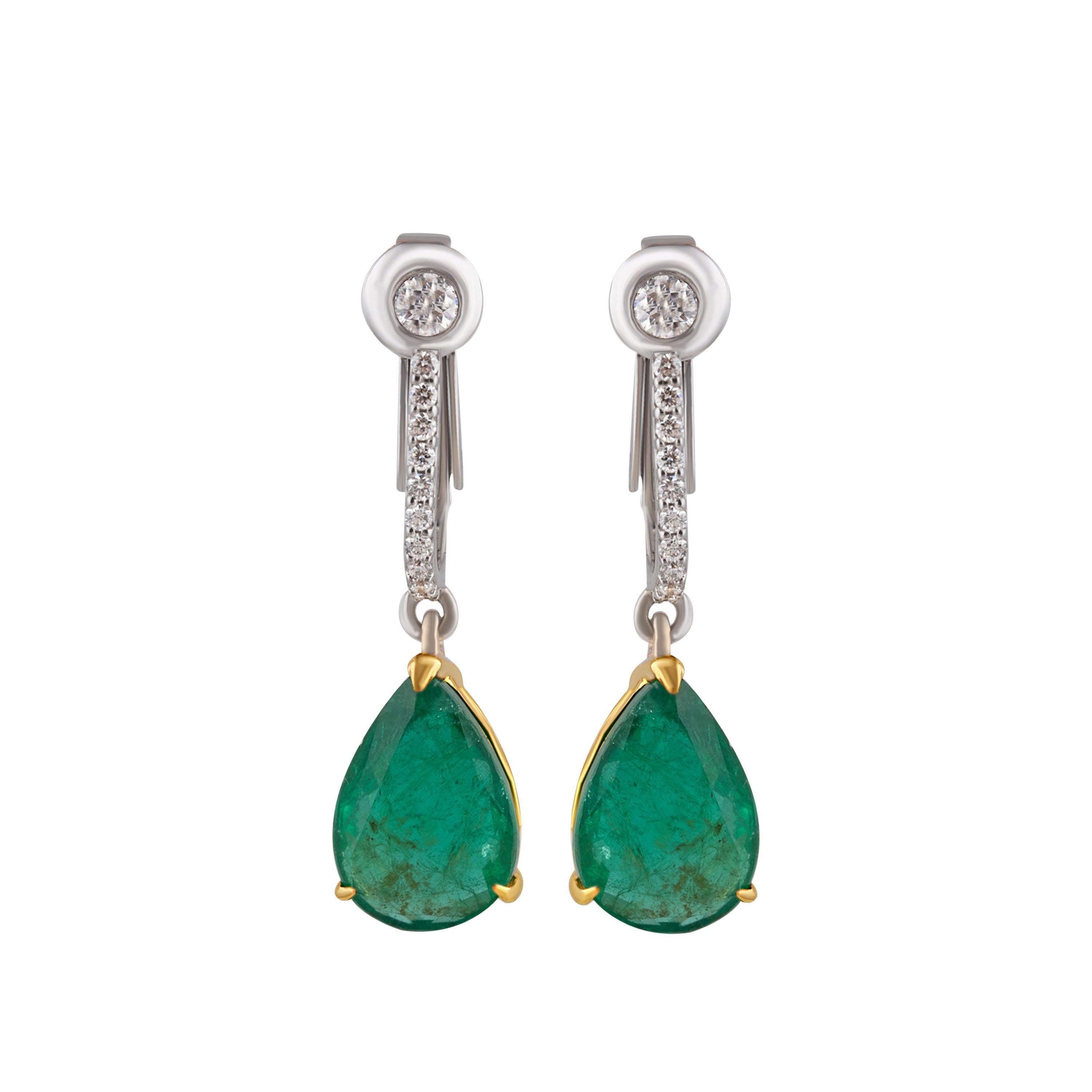 Women's Studio Rêves Clip-On Emerald Drop Dangling Earrings with Diamonds For Sale