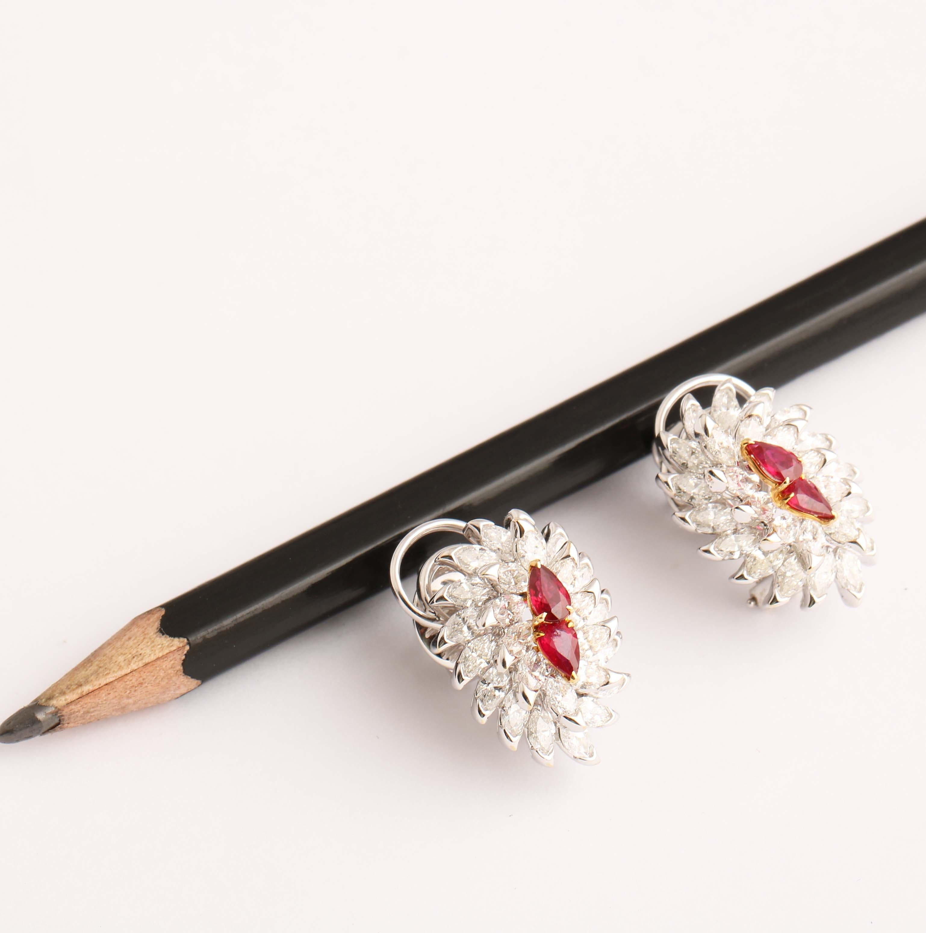 Studio Rêves - Boucles d'oreilles en or 18 carats avec diamant marquise et rubis poire Pour femmes en vente