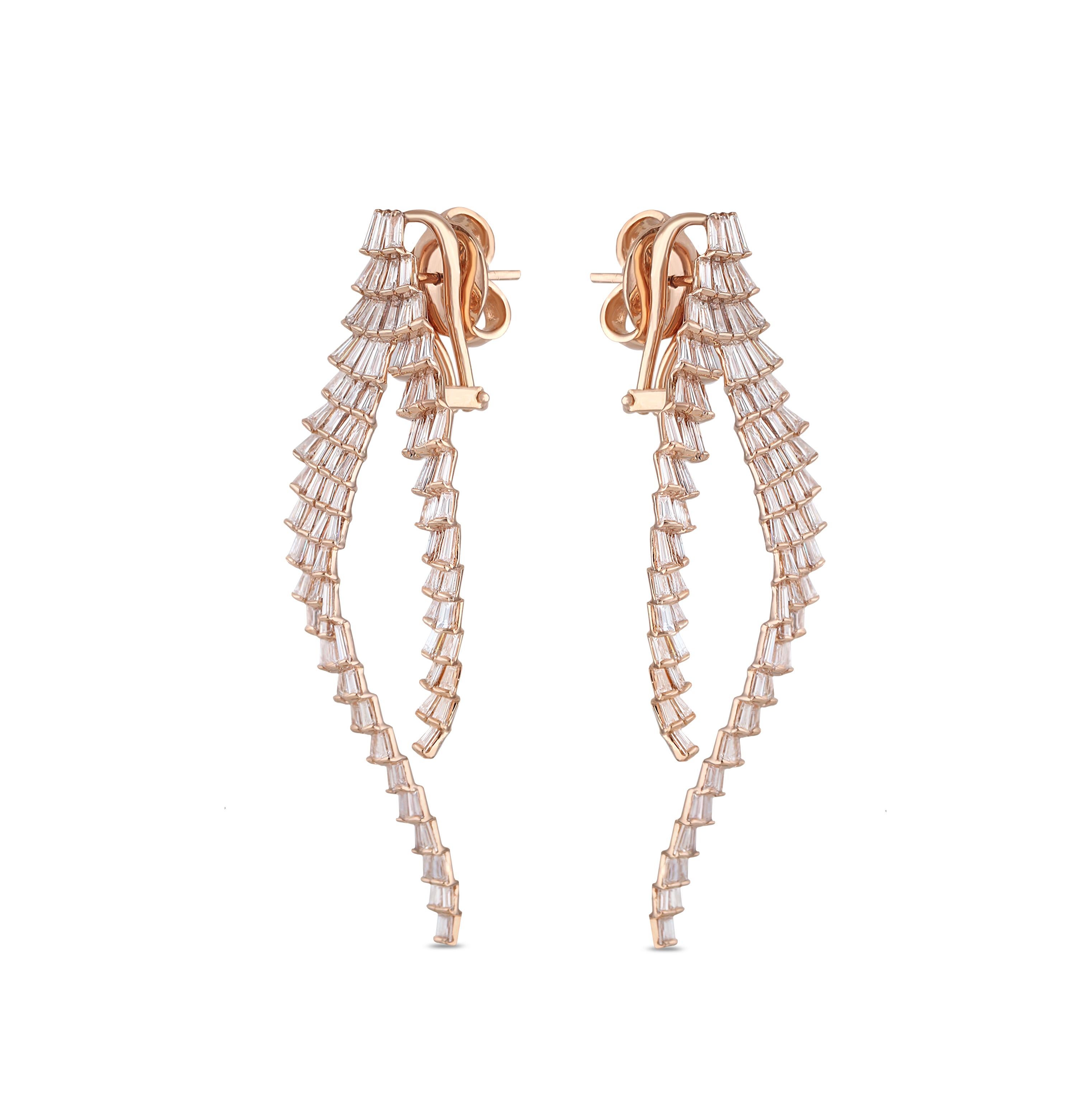 Women's Studio Rêves Contemporary Tapered Baguette Diamond Earrings in 18 Karat Gold For Sale