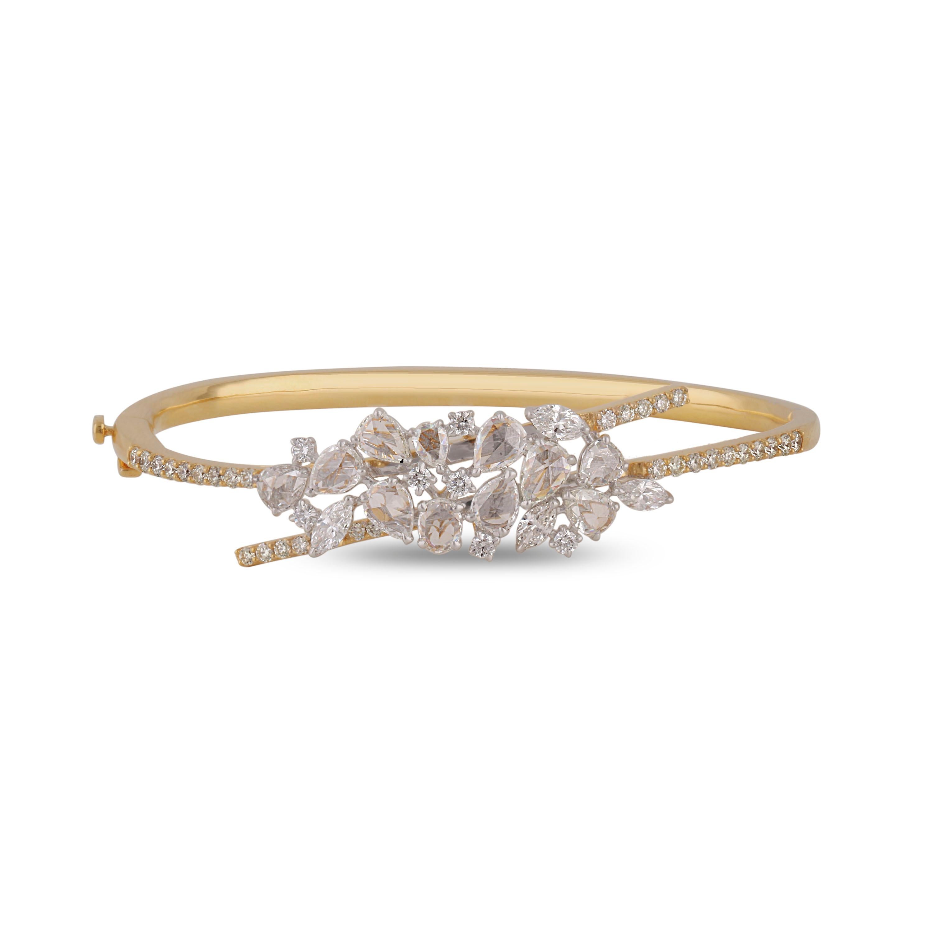 Studio Rêves Crest Diamond Cluster Bracelet in 18 Karat Gold For Sale 2