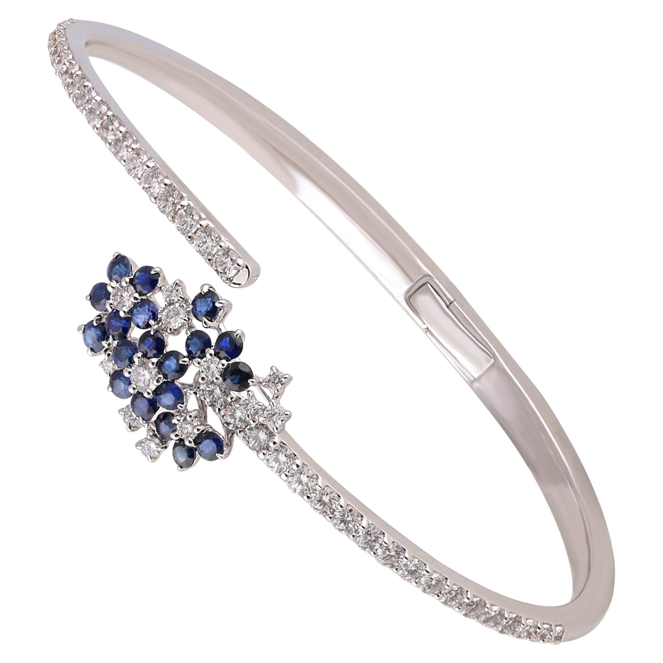 Studio Rêves Diamond and Blue Sapphire Cluster Spring Bracelet in 18 Karat Gold For Sale