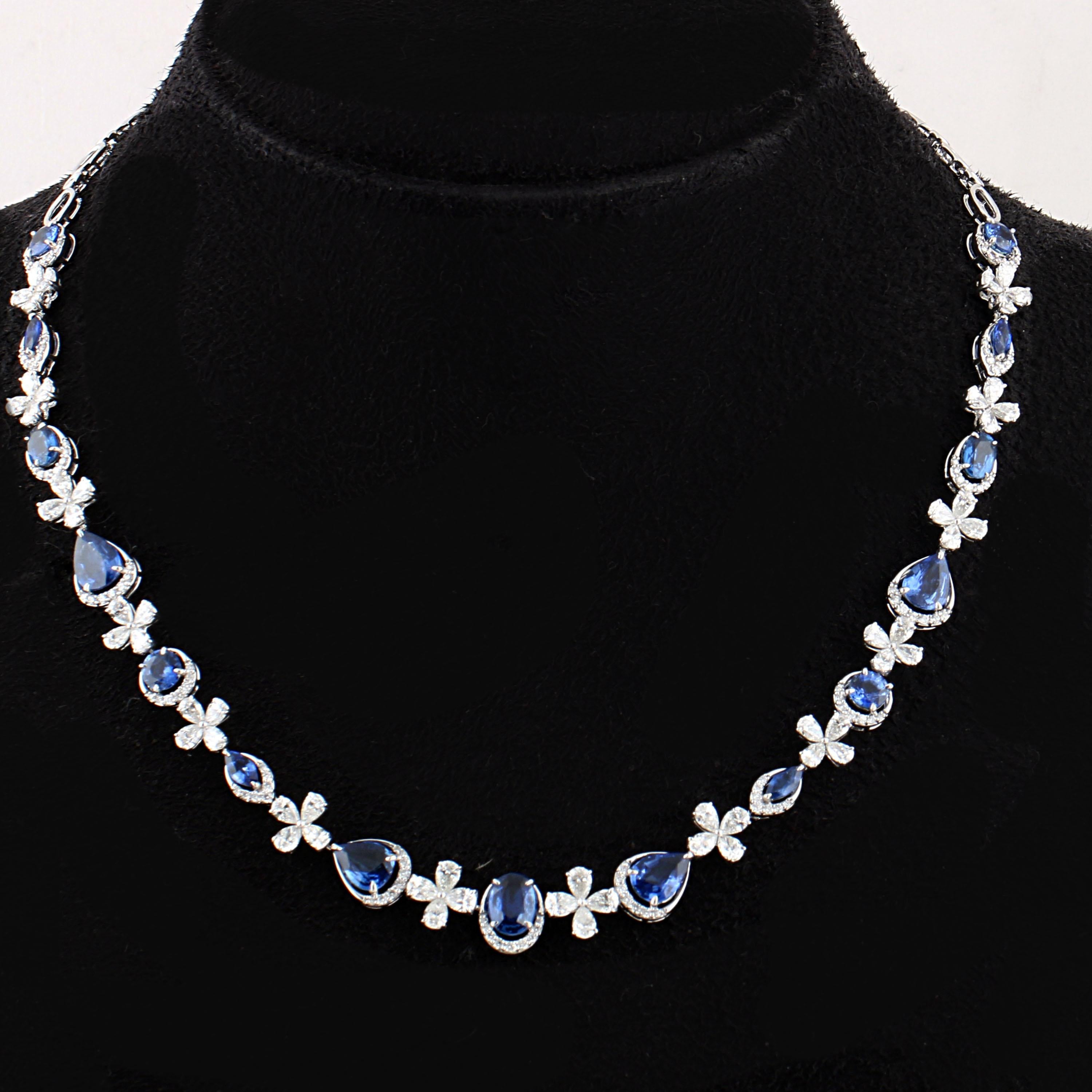 Women's Studio Rêves Diamond and Blue Sapphire Necklace in 18 Karat Gold For Sale
