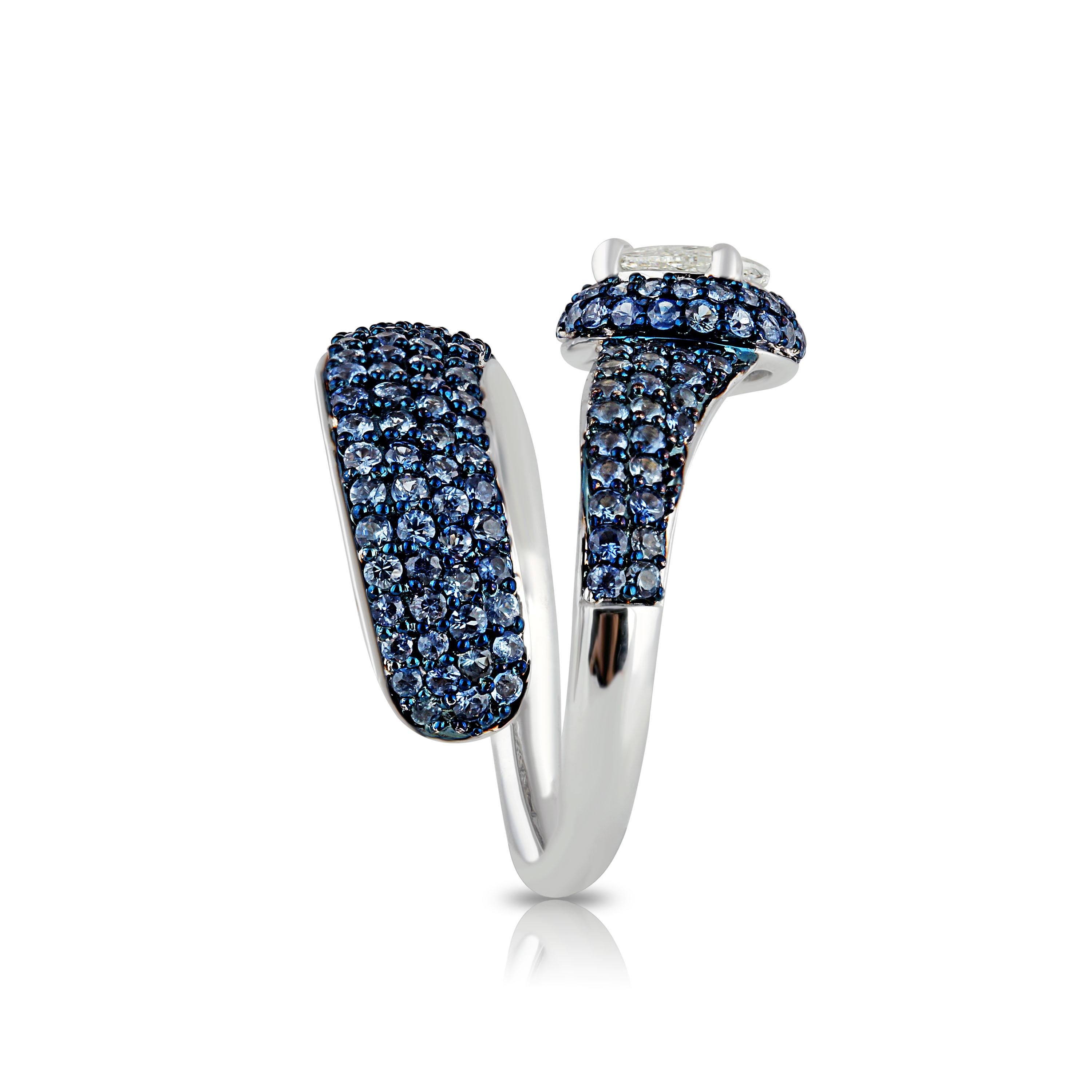 Modern Studio Rêves Diamond and Blue Sapphire Serpent Ring in 18 Karat Gold