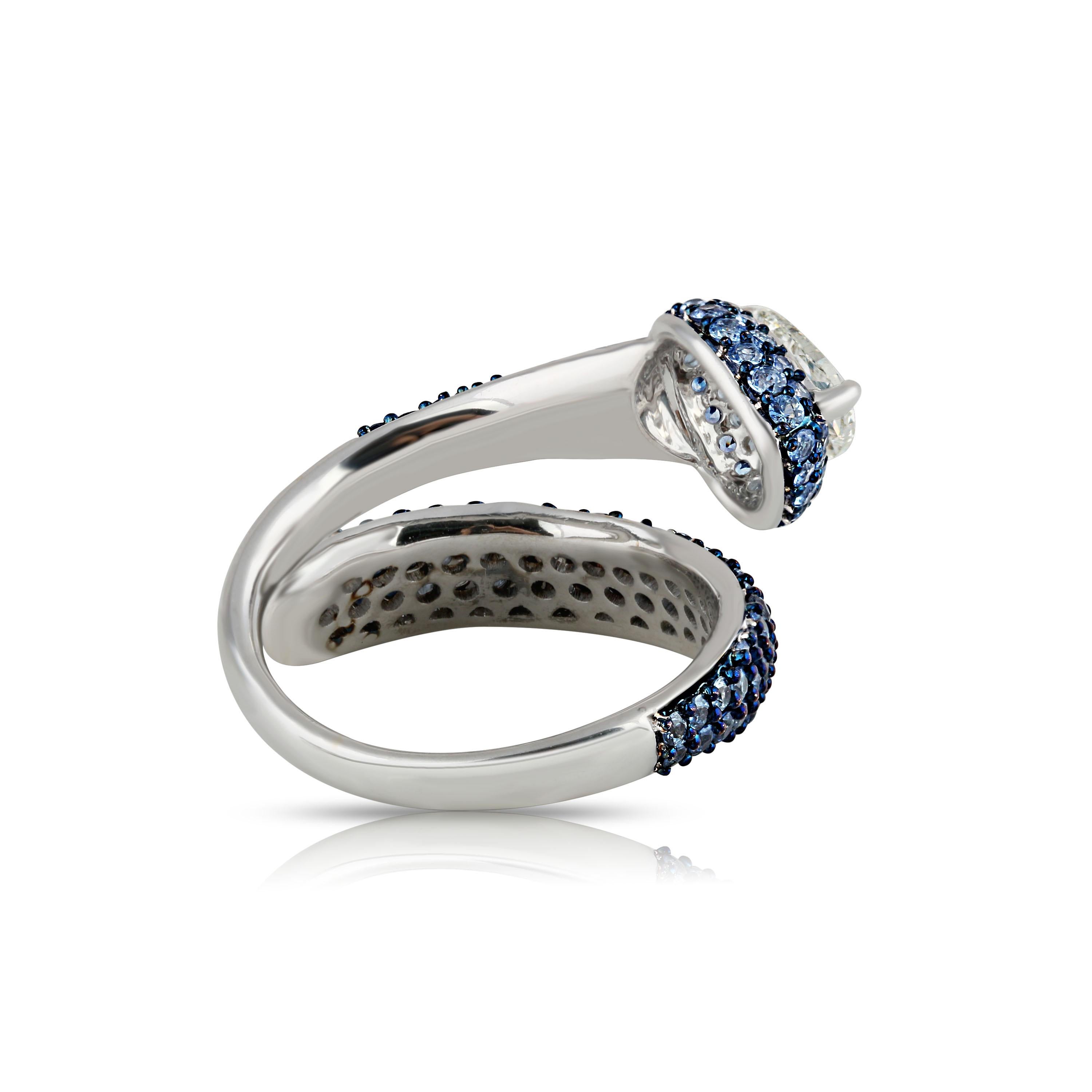 Studio Rêves Diamond and Blue Sapphire Serpent Ring in 18 Karat Gold In New Condition In Mumbai, Maharashtra
