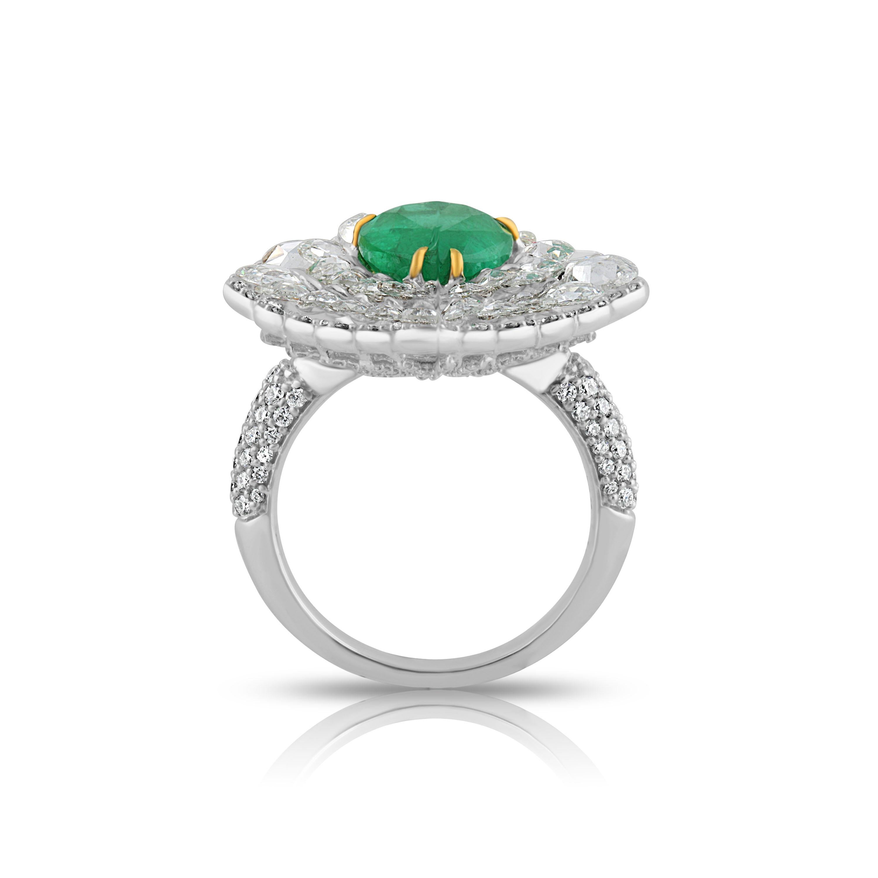 Women's Studio Rêves Diamond and Emerald Cluster Ring in 18 Karat Gold For Sale
