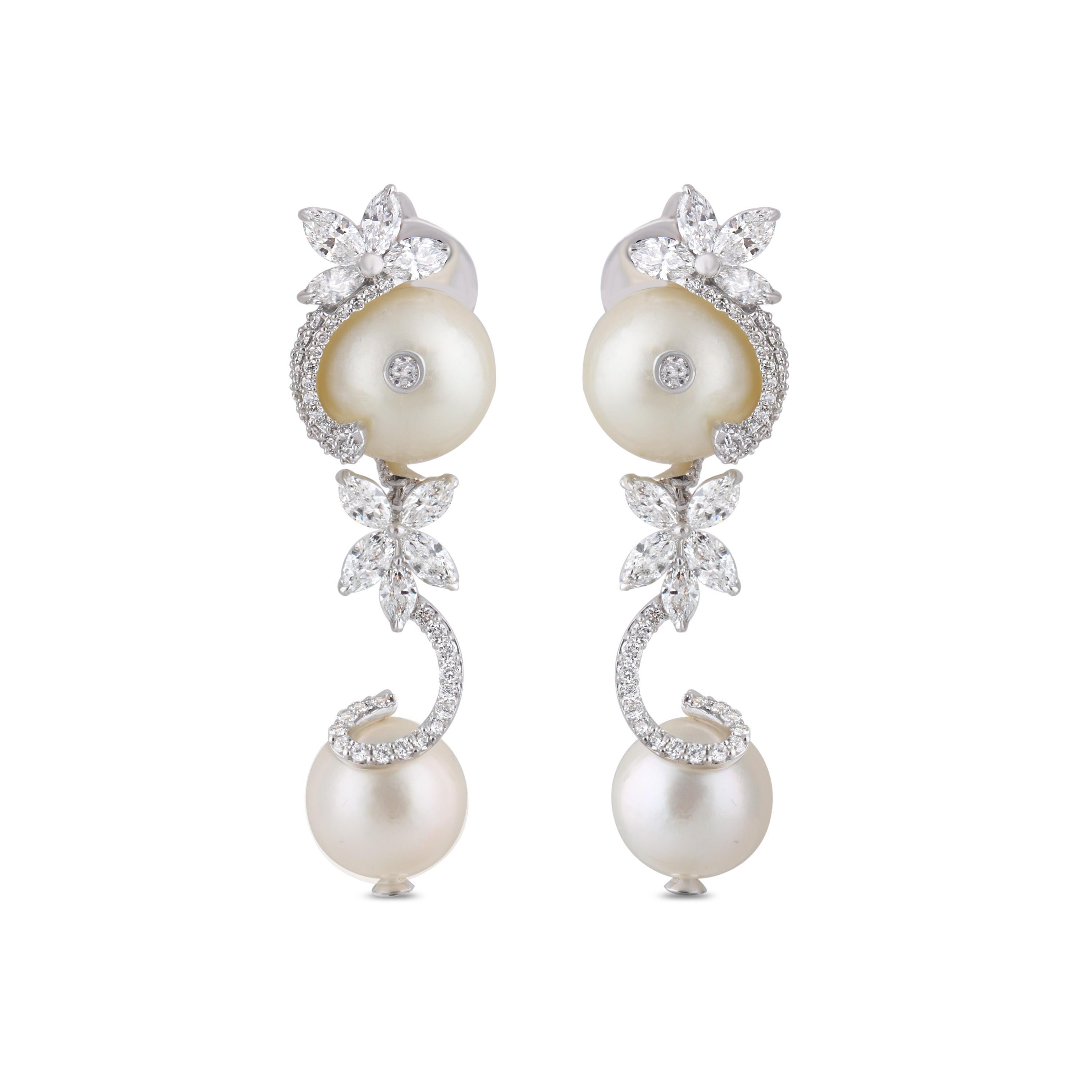 Studio Rêves Diamond and Pearl Drop Earrings in 18 Karat White Gold In New Condition For Sale In Mumbai, Maharashtra