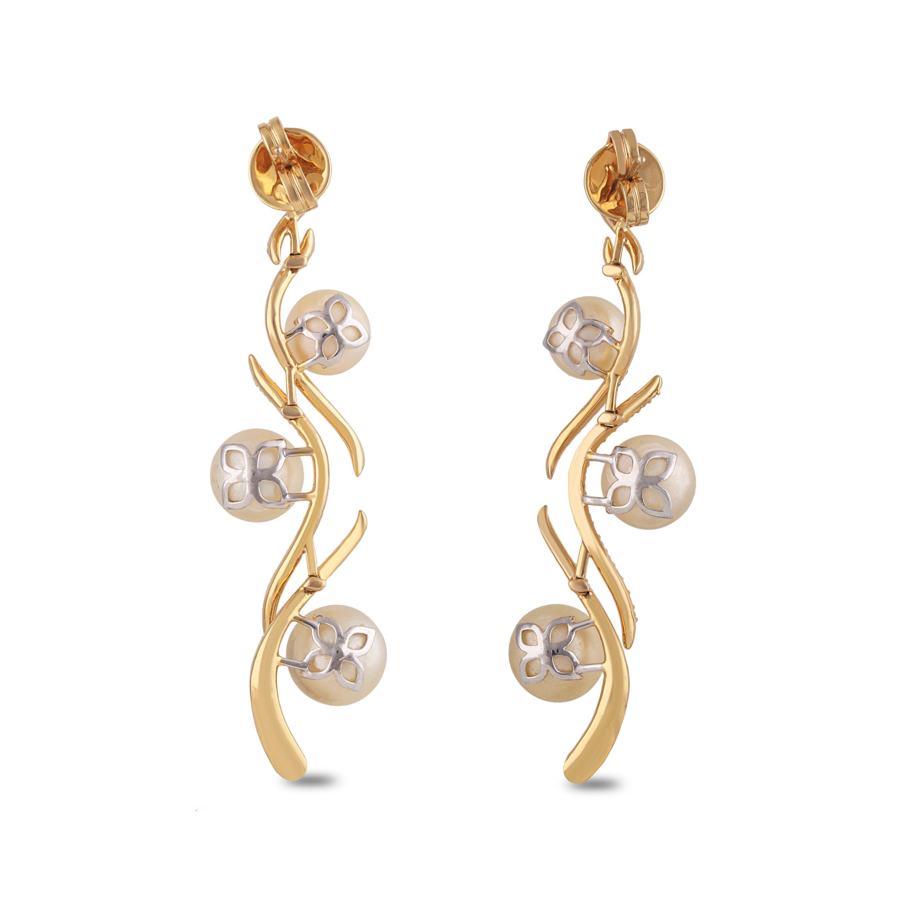 Studio RêvesC Floral Themed Diamond and Pearl Dangling Earrings in 18K Gold For Sale 2