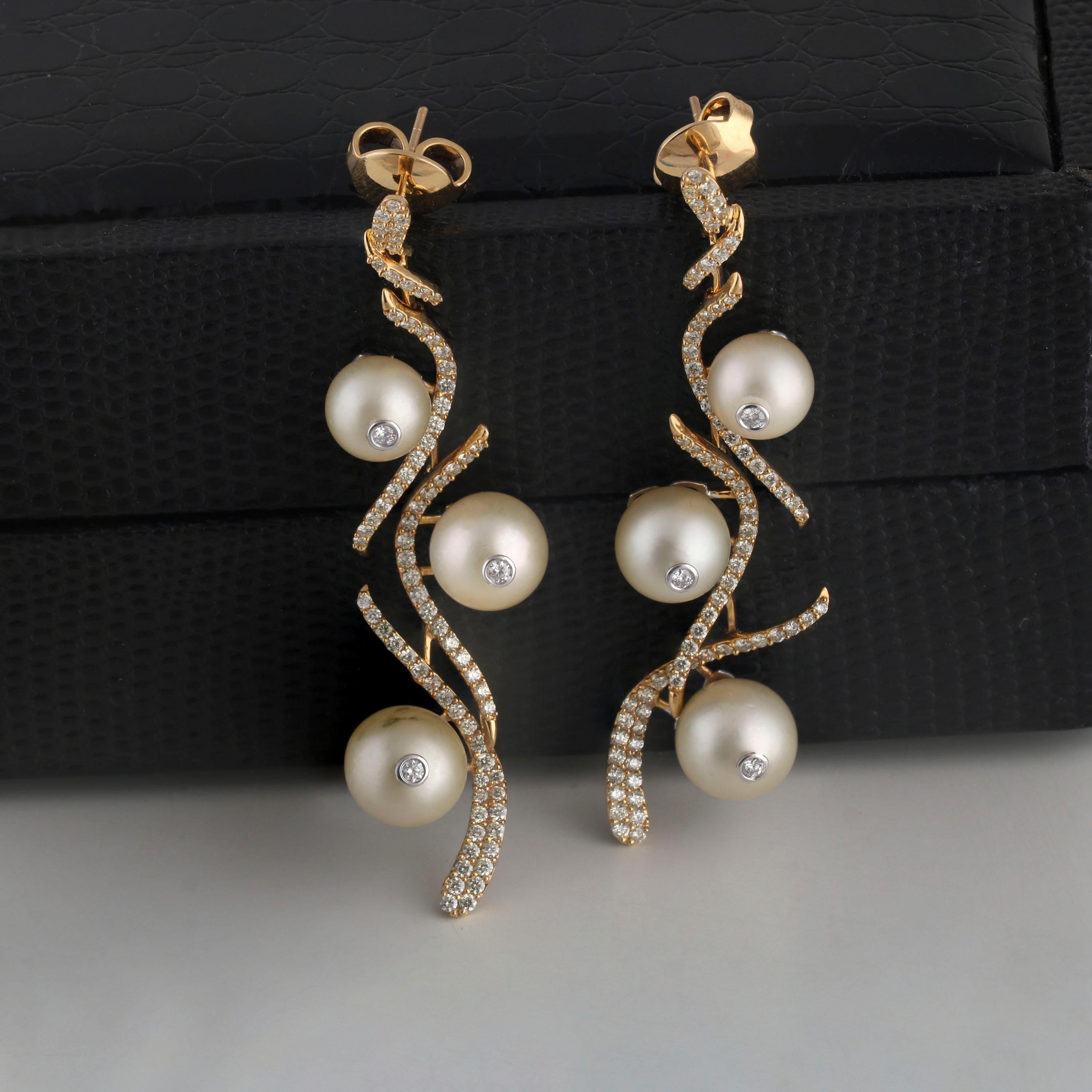 Studio RêvesC Floral Themed Diamond and Pearl Dangling Earrings in 18K Gold For Sale 3