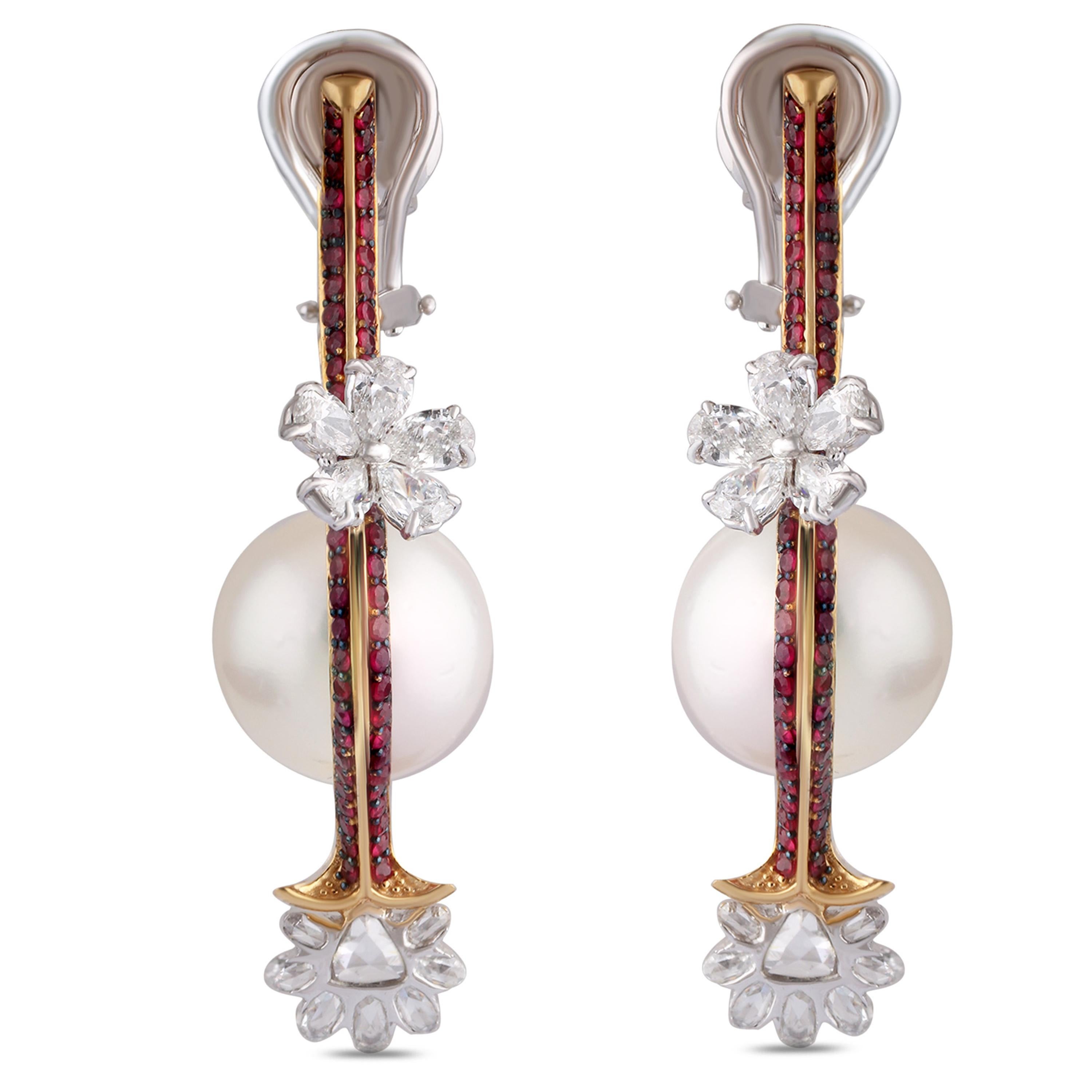 Donna Studio Rêves Orecchini di diamanti e rubini con perle in oro 18 carati in vendita
