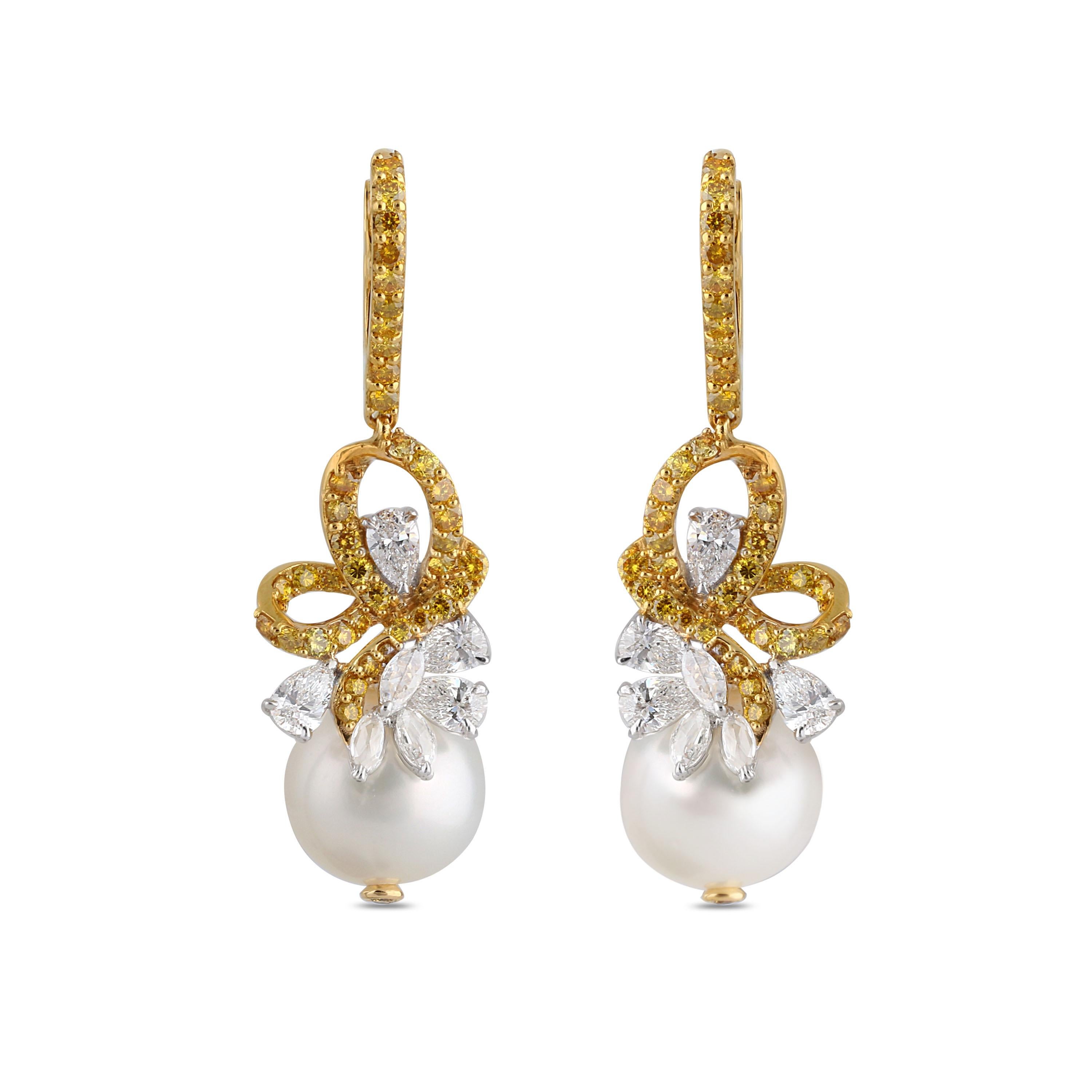 Modern Studio Rêves Diamond Bow with Lever-Back Dangling Pearl Earrings in 18K Gold For Sale